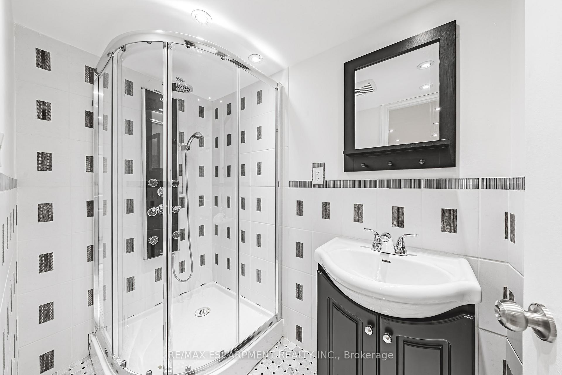 Photo 29 of Unit C, 2116 Prospect Street, Burlington, Brant — HOMEH