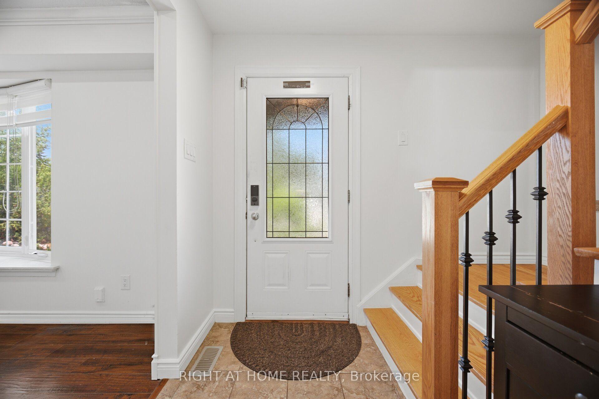 Photo 6 of 4 Rosefield Drive, Halton Hills, Georgetown — HOMEH