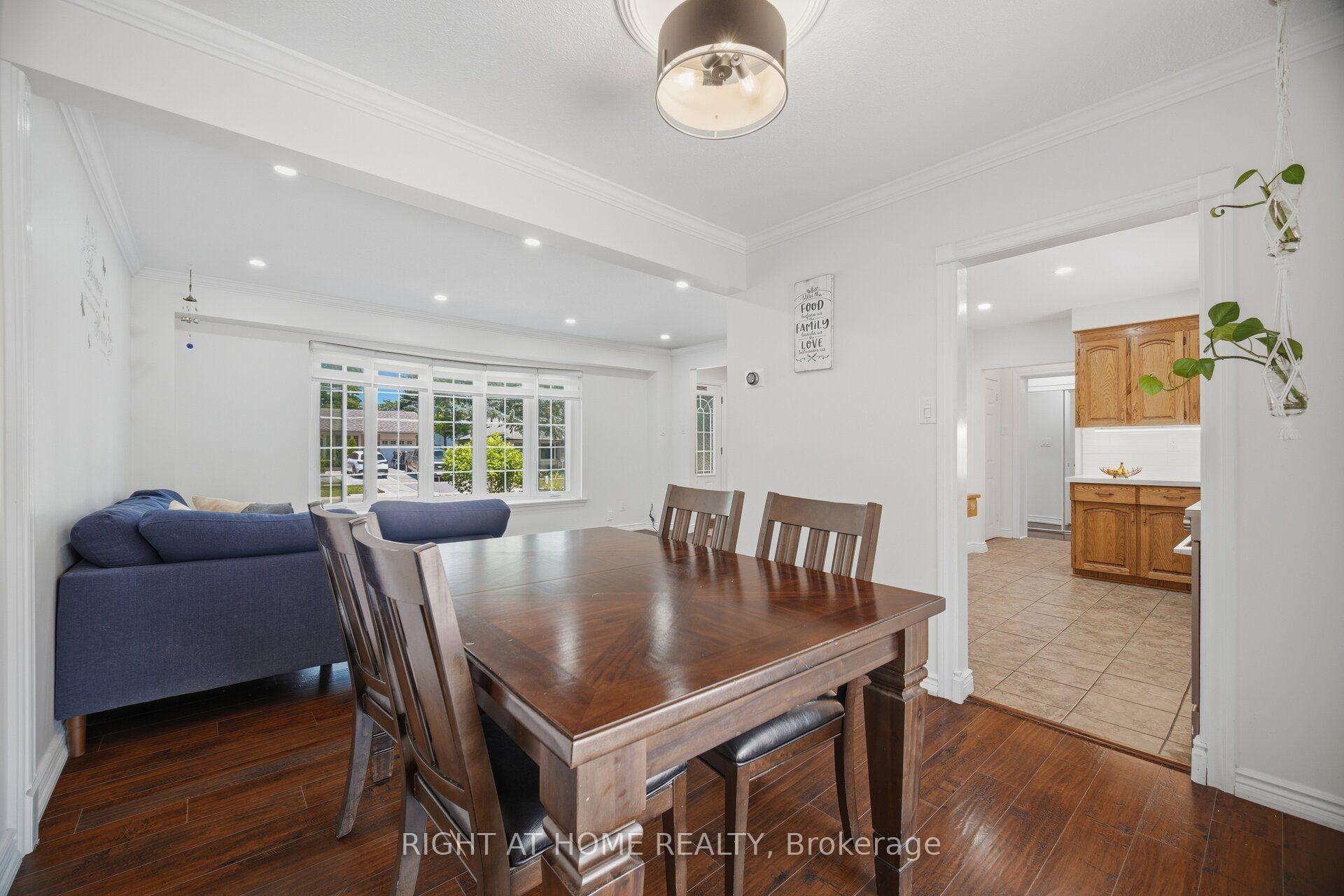 Photo 11 of 4 Rosefield Drive, Halton Hills, Georgetown — HOMEH
