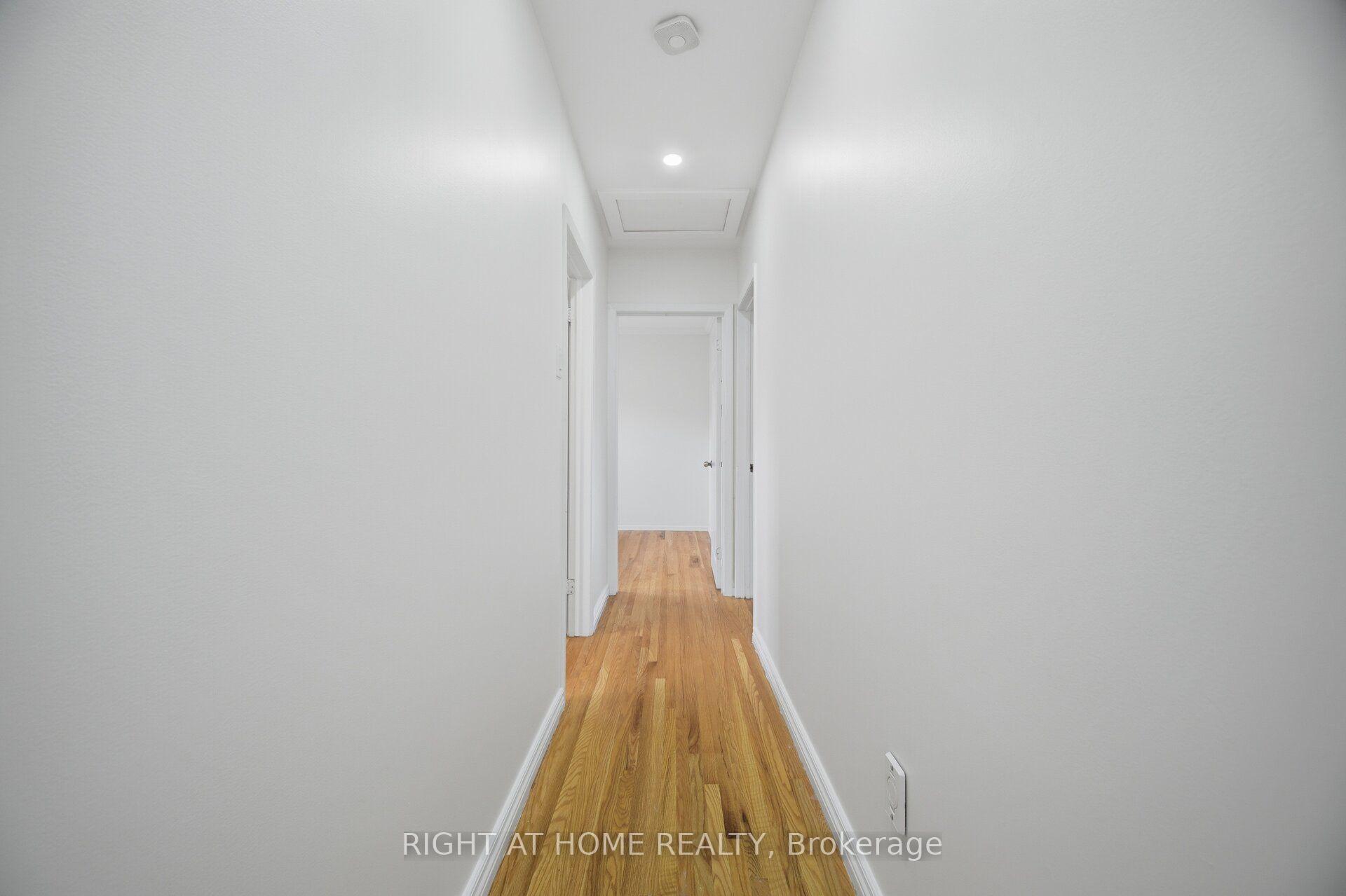 Photo 16 of 4 Rosefield Drive, Halton Hills, Georgetown — HOMEH