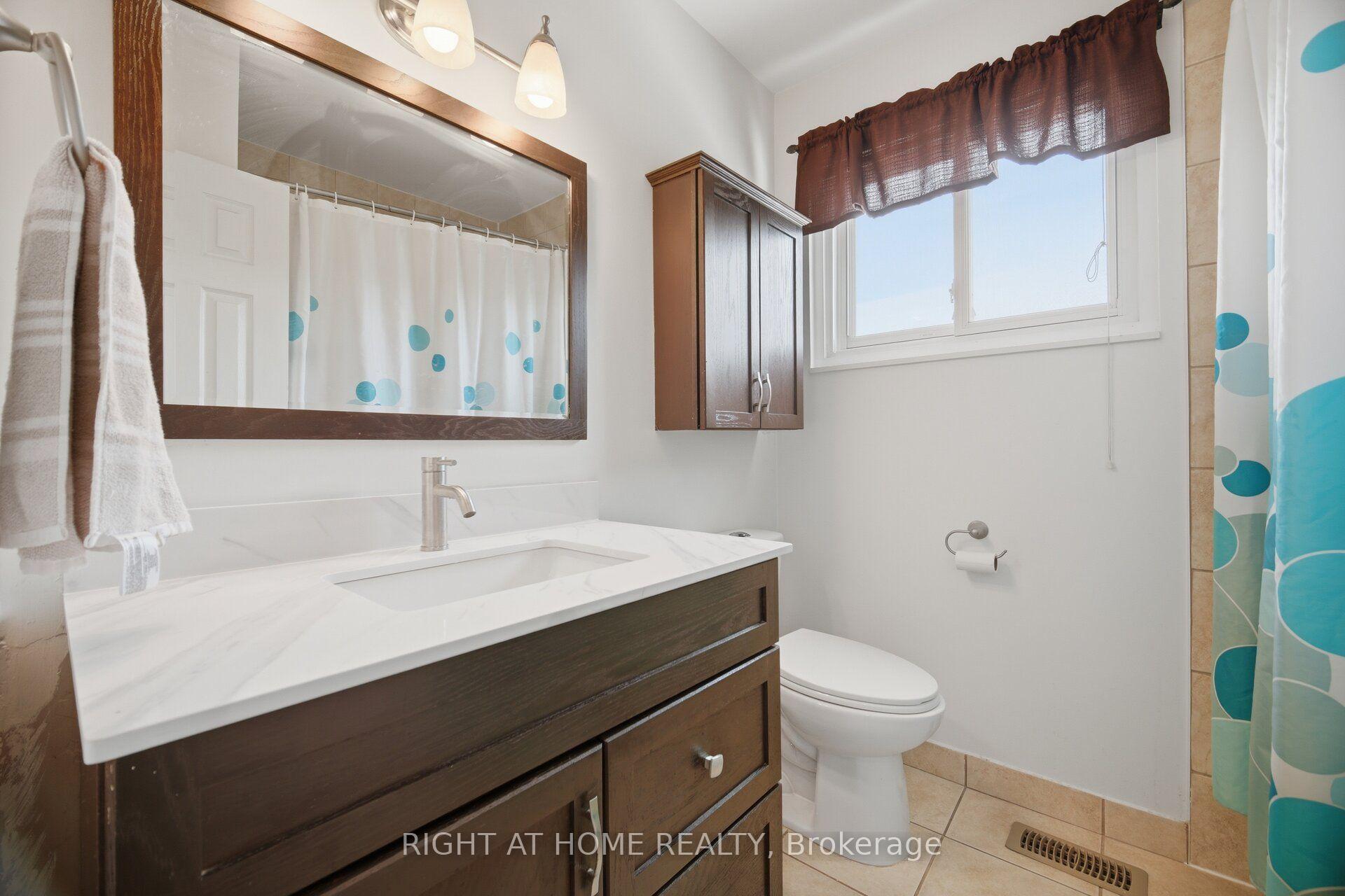 Photo 27 of 4 Rosefield Drive, Halton Hills, Georgetown — HOMEH