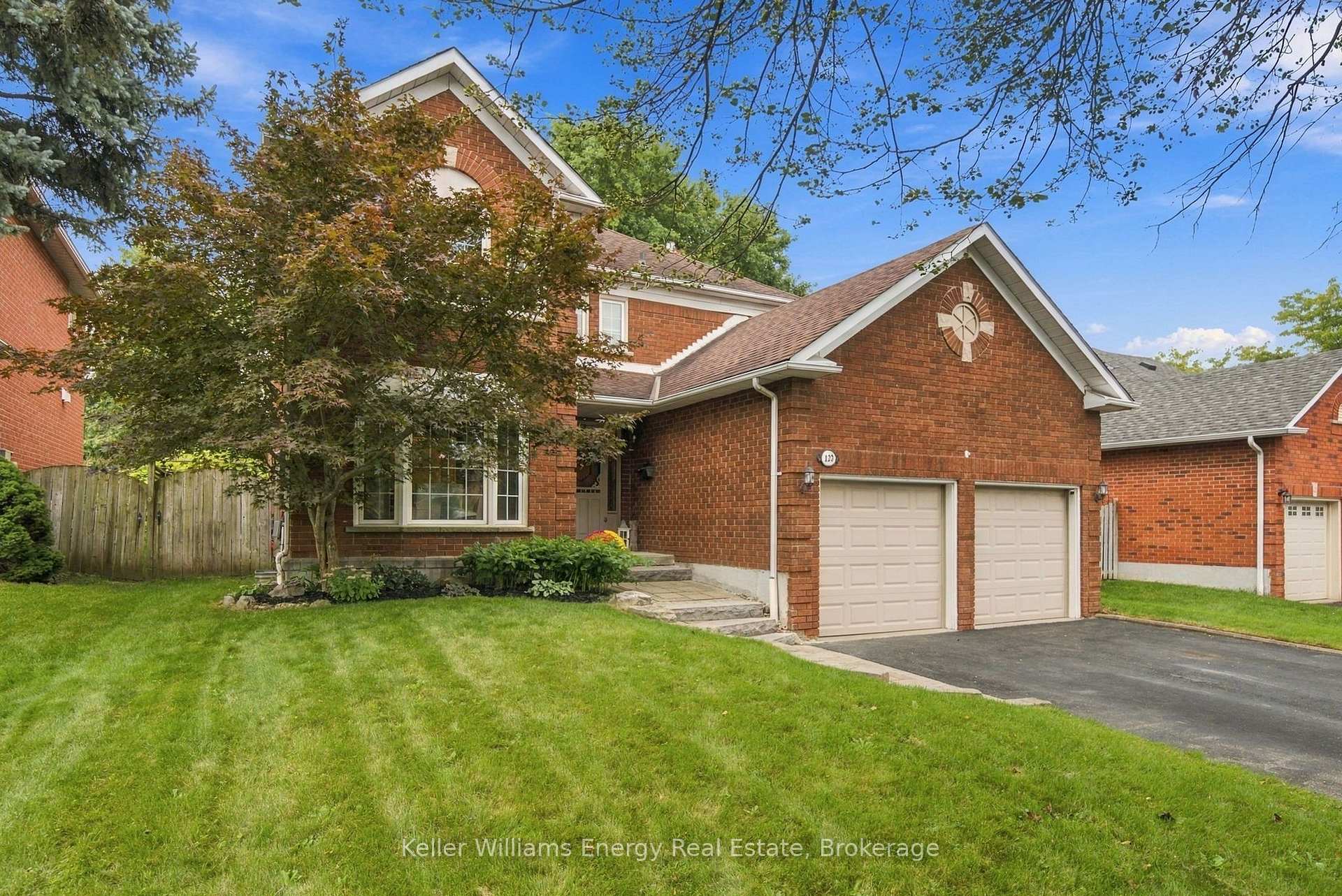 Photo 2 of 123 Erickson Drive, Whitby, Blue Grass Meadows — HOMEH