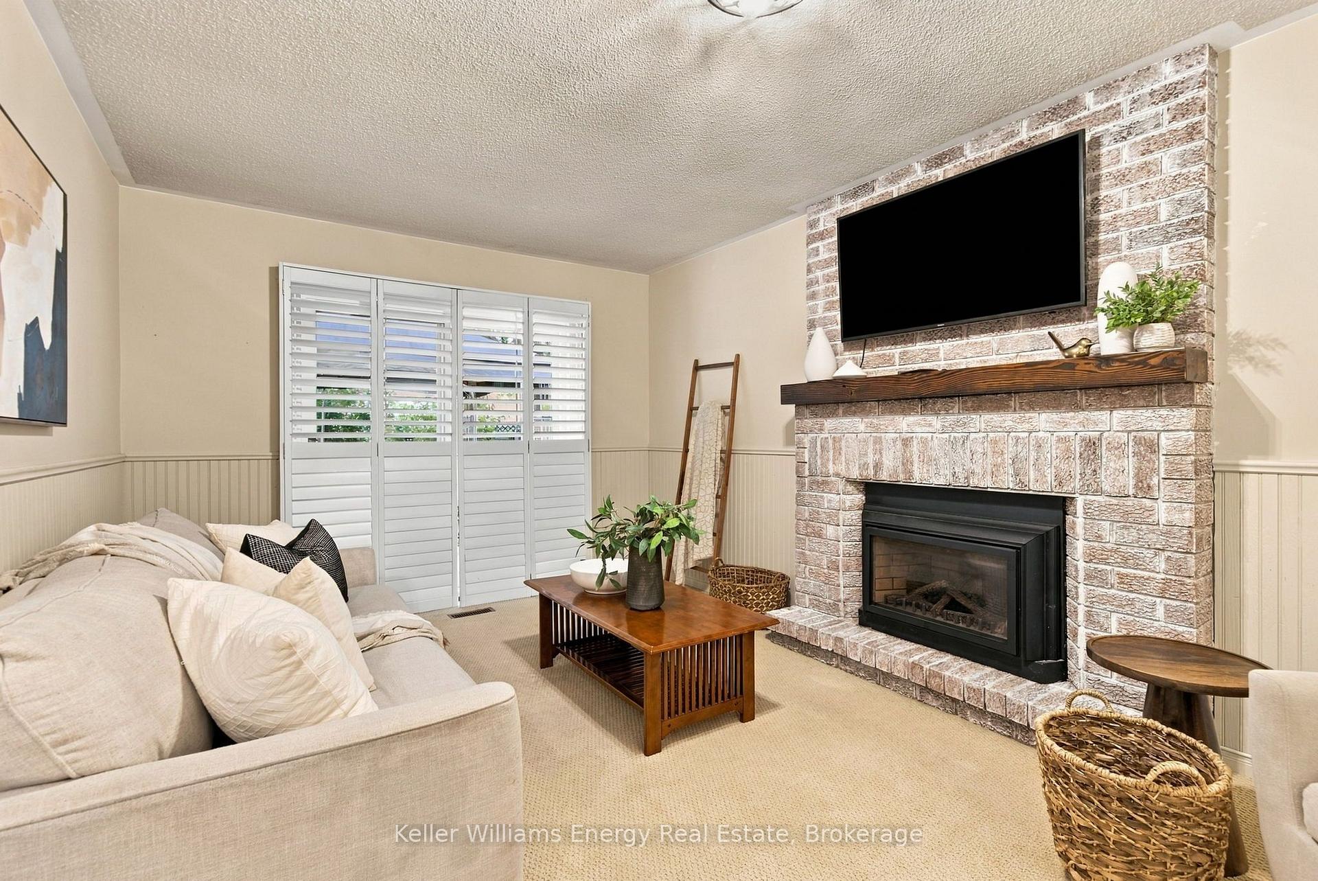 Photo 11 of 123 Erickson Drive, Whitby, Blue Grass Meadows — HOMEH