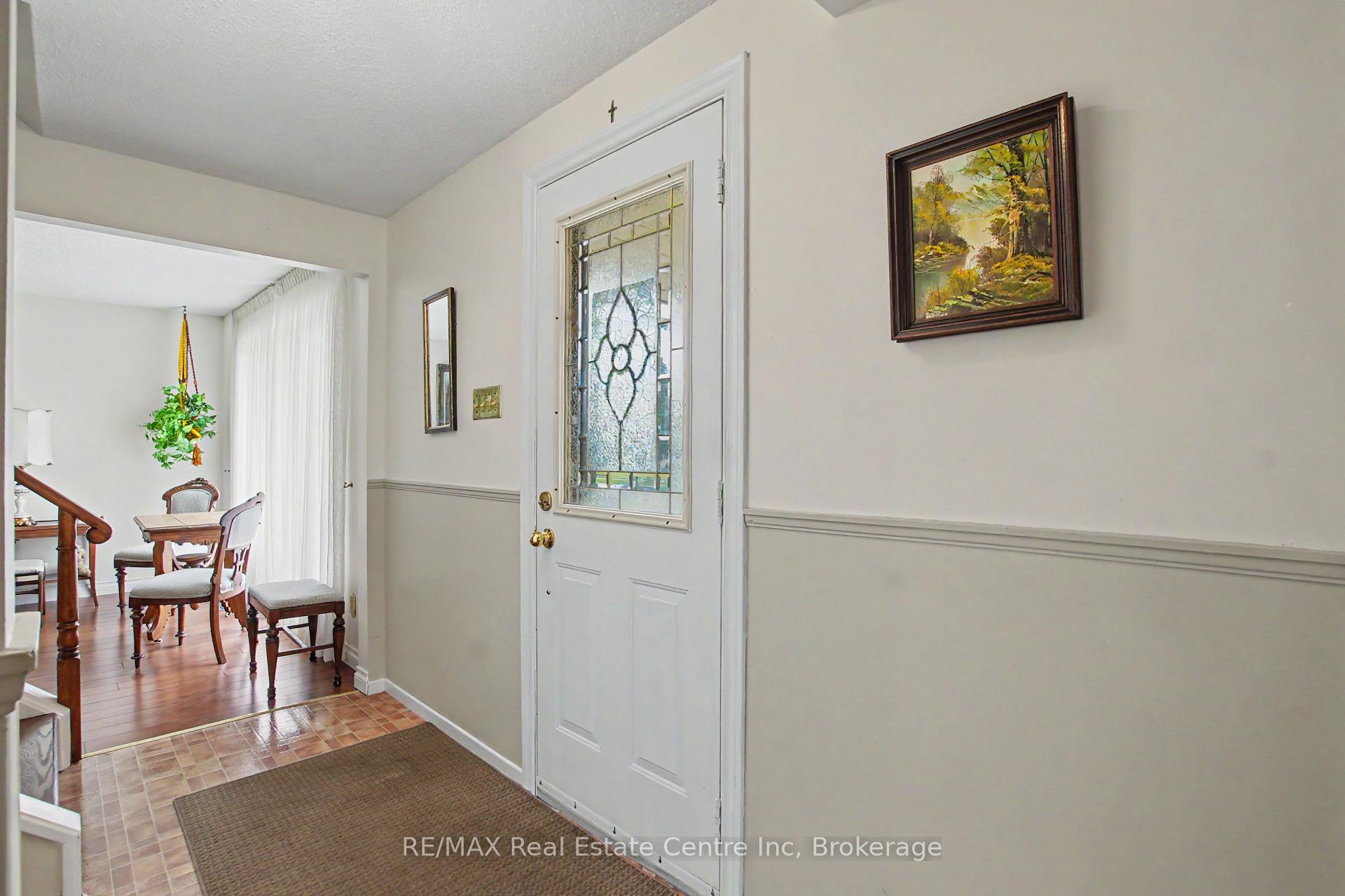 Photo 4 of Unit D, 78 Rolling Meadows Drive, Kitchener, Forest Heights — HOMEH