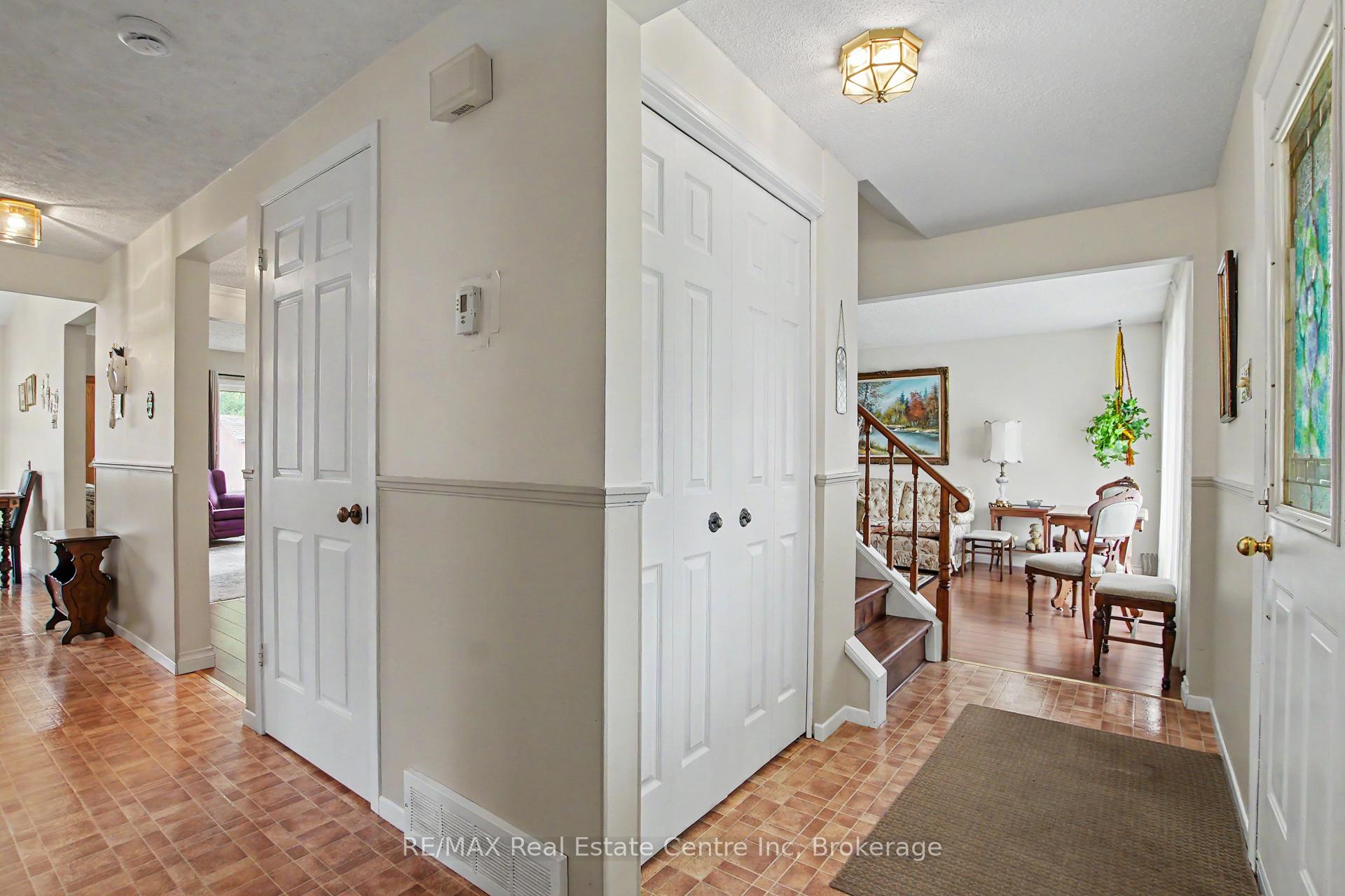 Photo 5 of Unit D, 78 Rolling Meadows Drive, Kitchener, Forest Heights — HOMEH