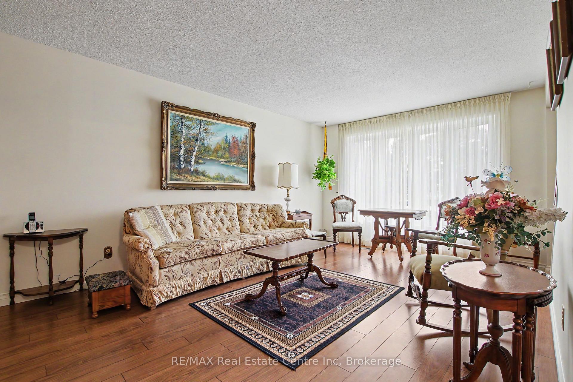 Photo 8 of Unit D, 78 Rolling Meadows Drive, Kitchener, Forest Heights — HOMEH