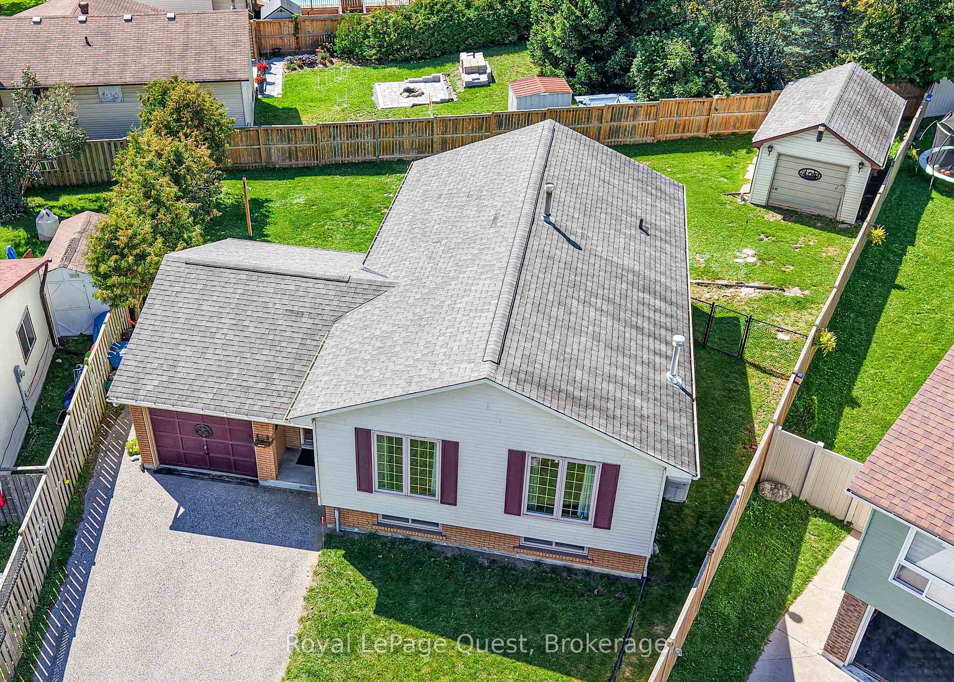 Photo 3 of 4 Kehoe Court, Orillia — HOMEH