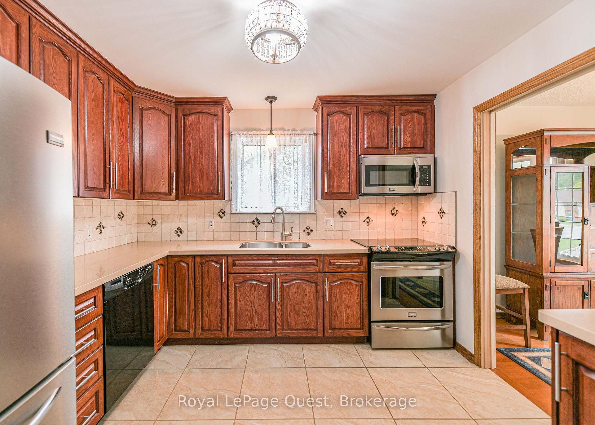Photo 36 of 4 Kehoe Court, Orillia — HOMEH