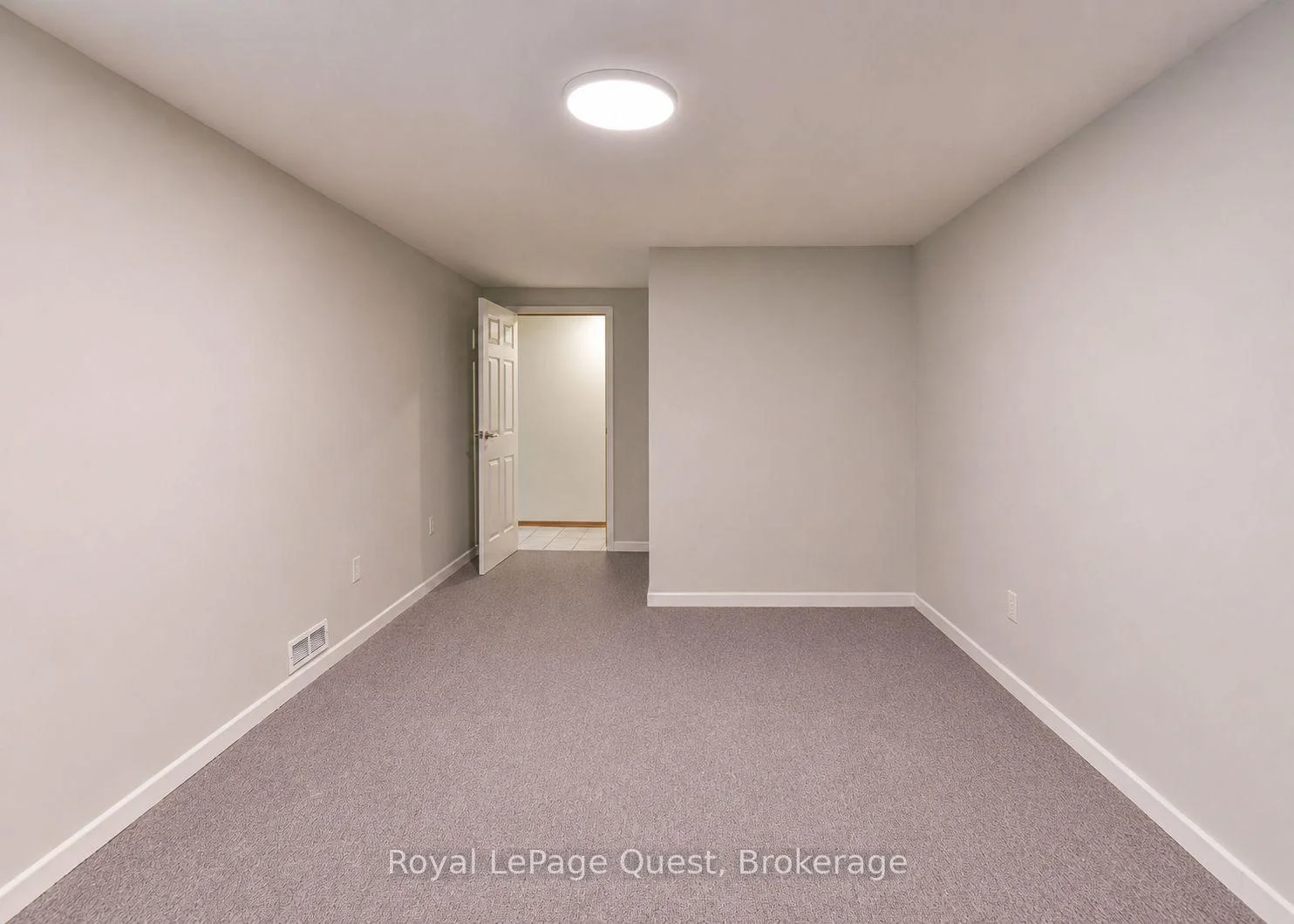 Photo 2 of 4 Kehoe Court, Orillia — HOMEH