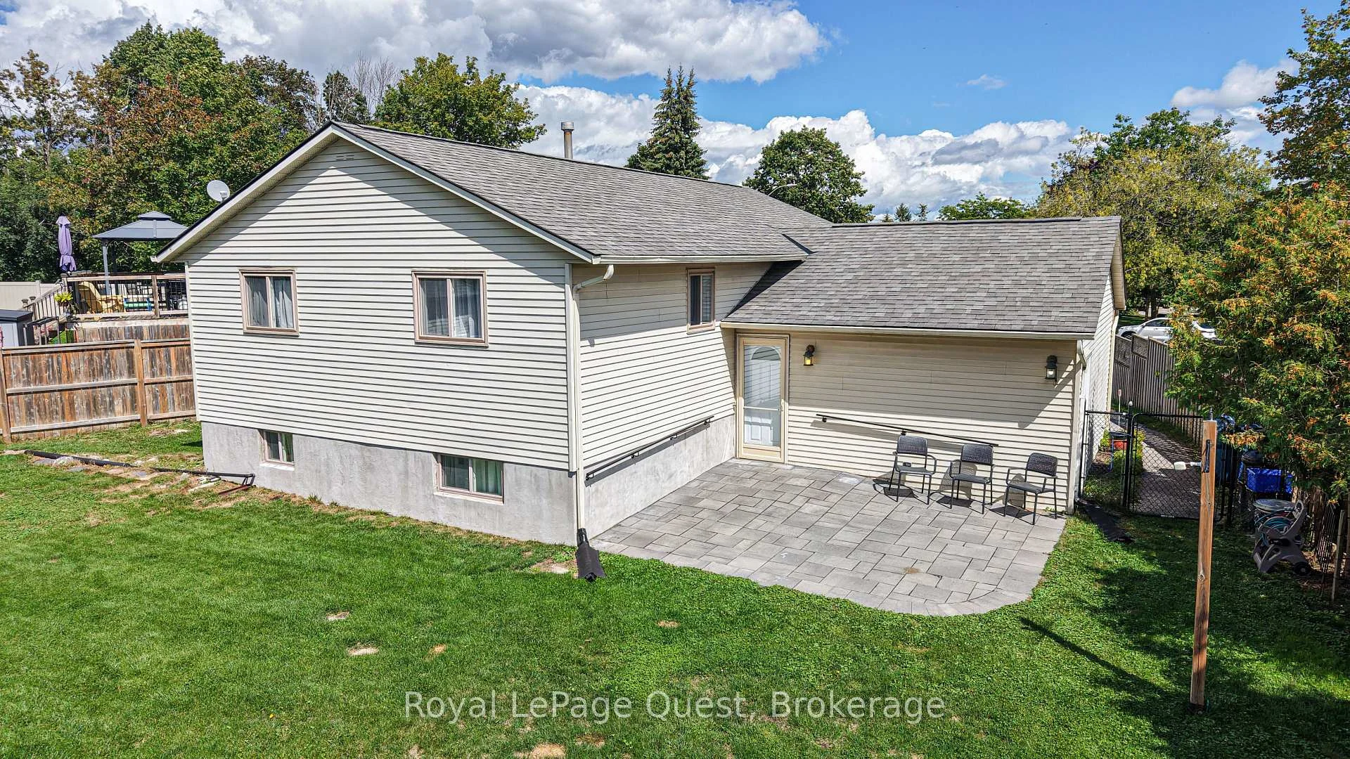 Photo 7 of 4 Kehoe Court, Orillia — HOMEH