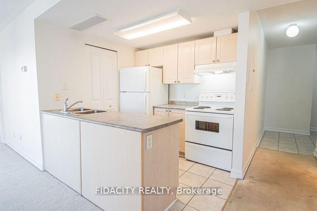 Photo 4 of Unit 4B, 310 Central Park Drive, Ottawa, Central Park — HOMEH