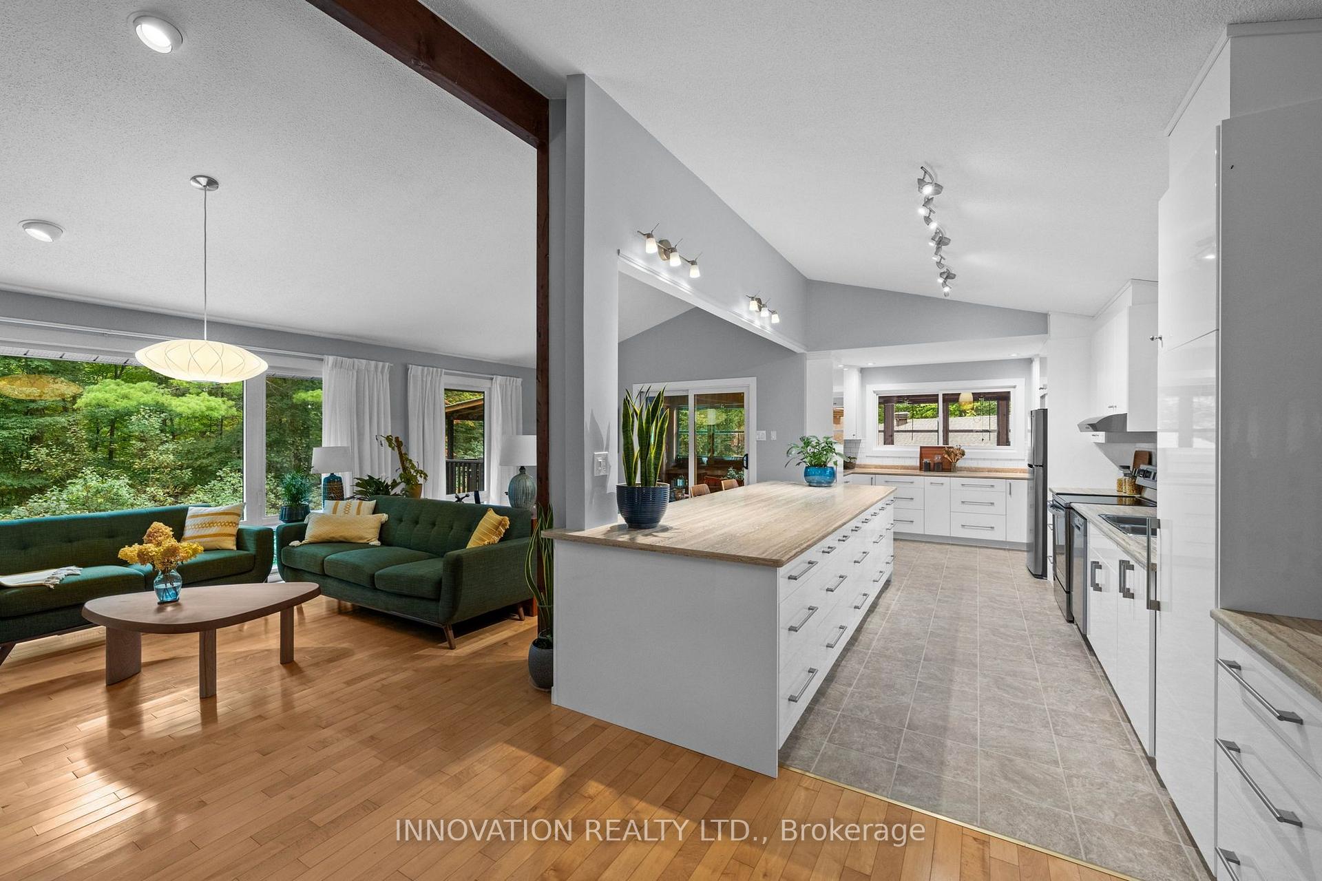 Photo 10 of 108 Glennview Place, Ottawa, Carp — HOMEH