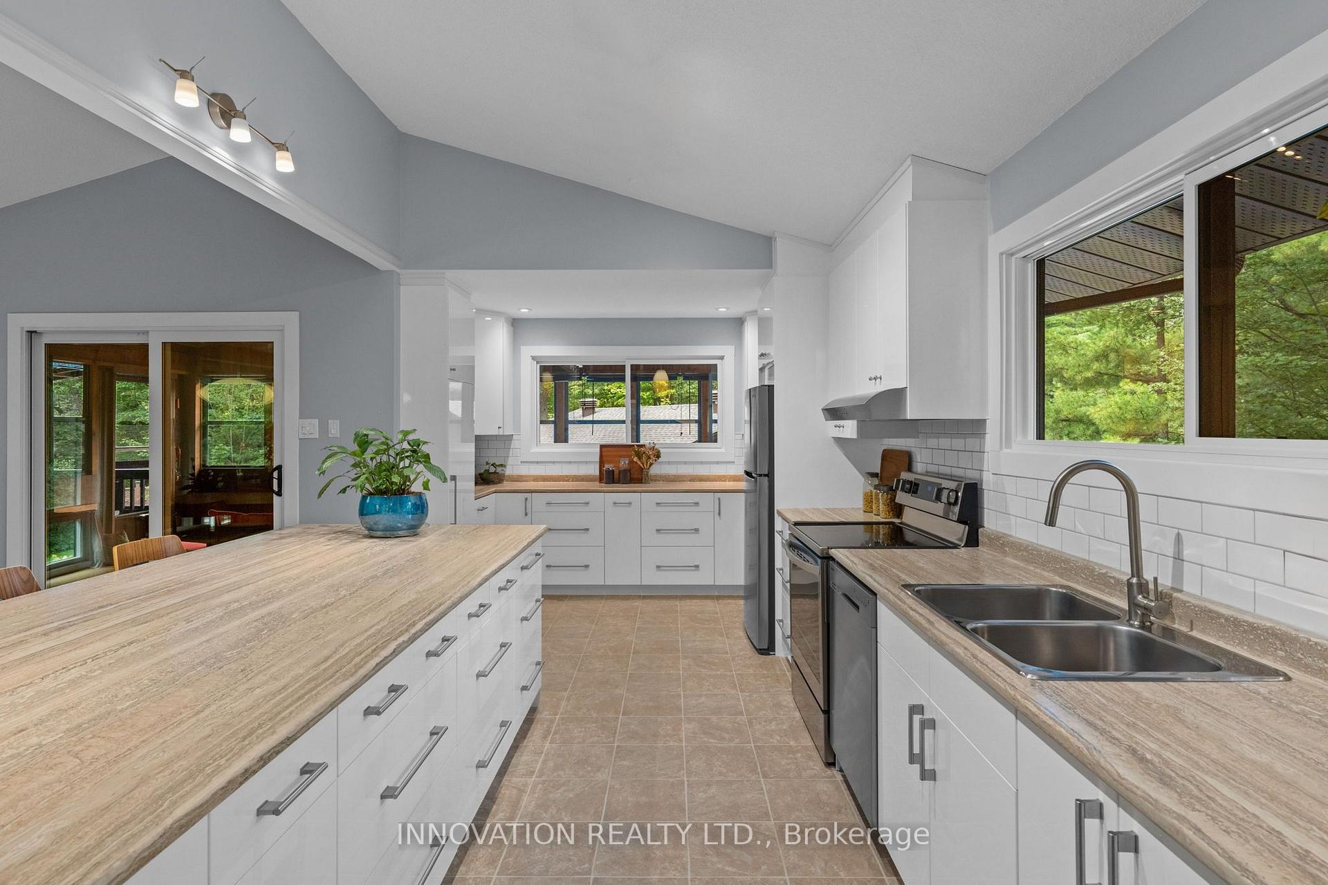 Photo 11 of 108 Glennview Place, Ottawa, Carp — HOMEH