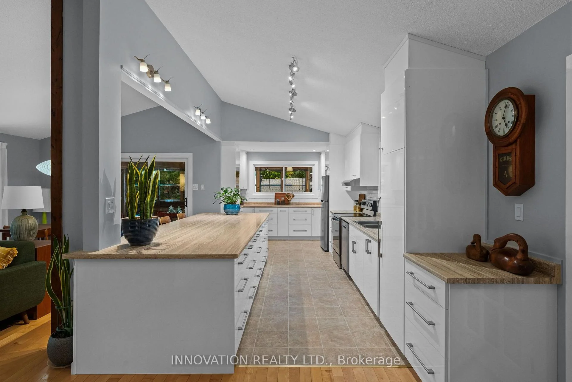 Photo 52 of 108 Glennview Place, Ottawa, Carp — HOMEH