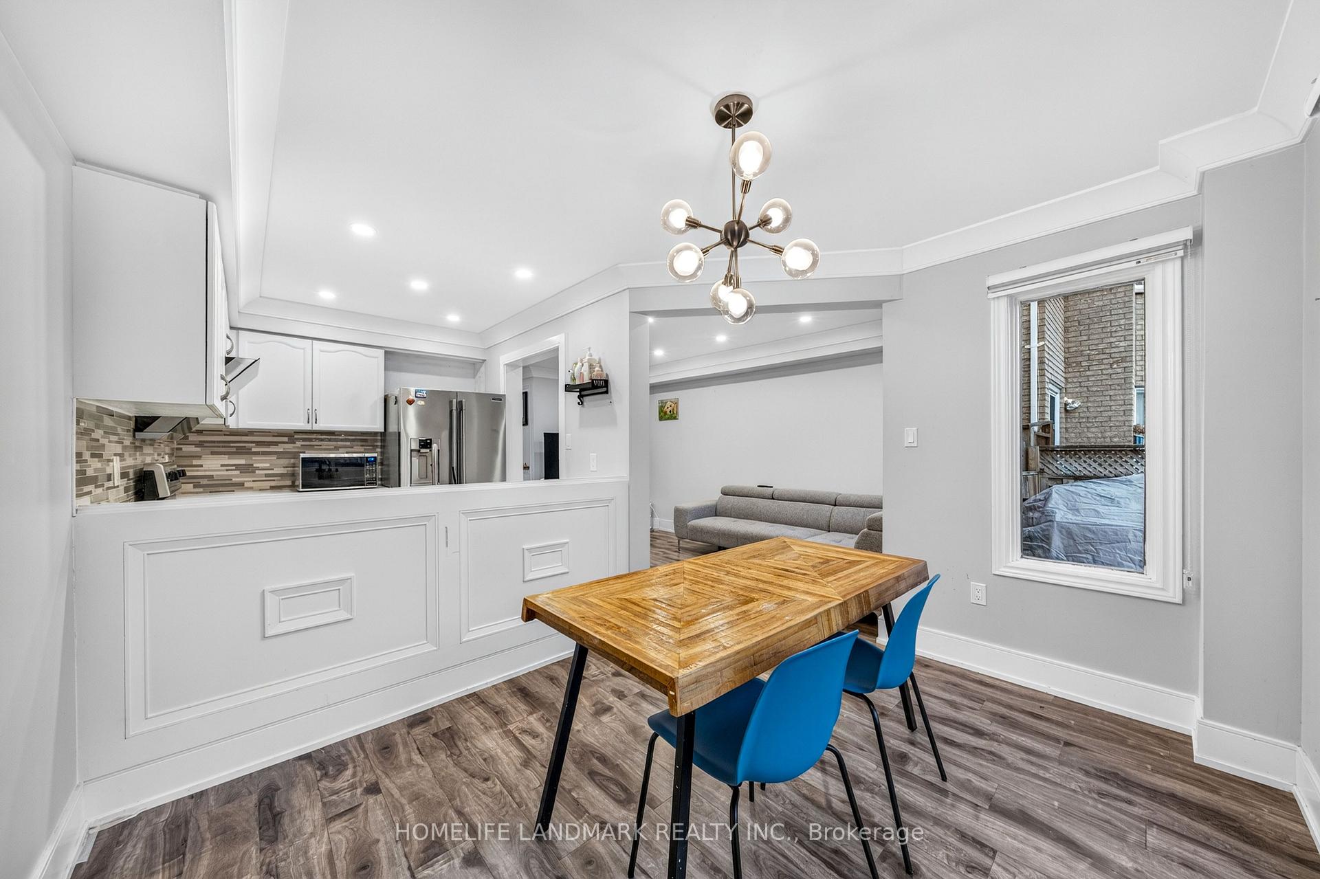Photo 11 of 92 Denton Circle, Vaughan, Maple — HOMEH
