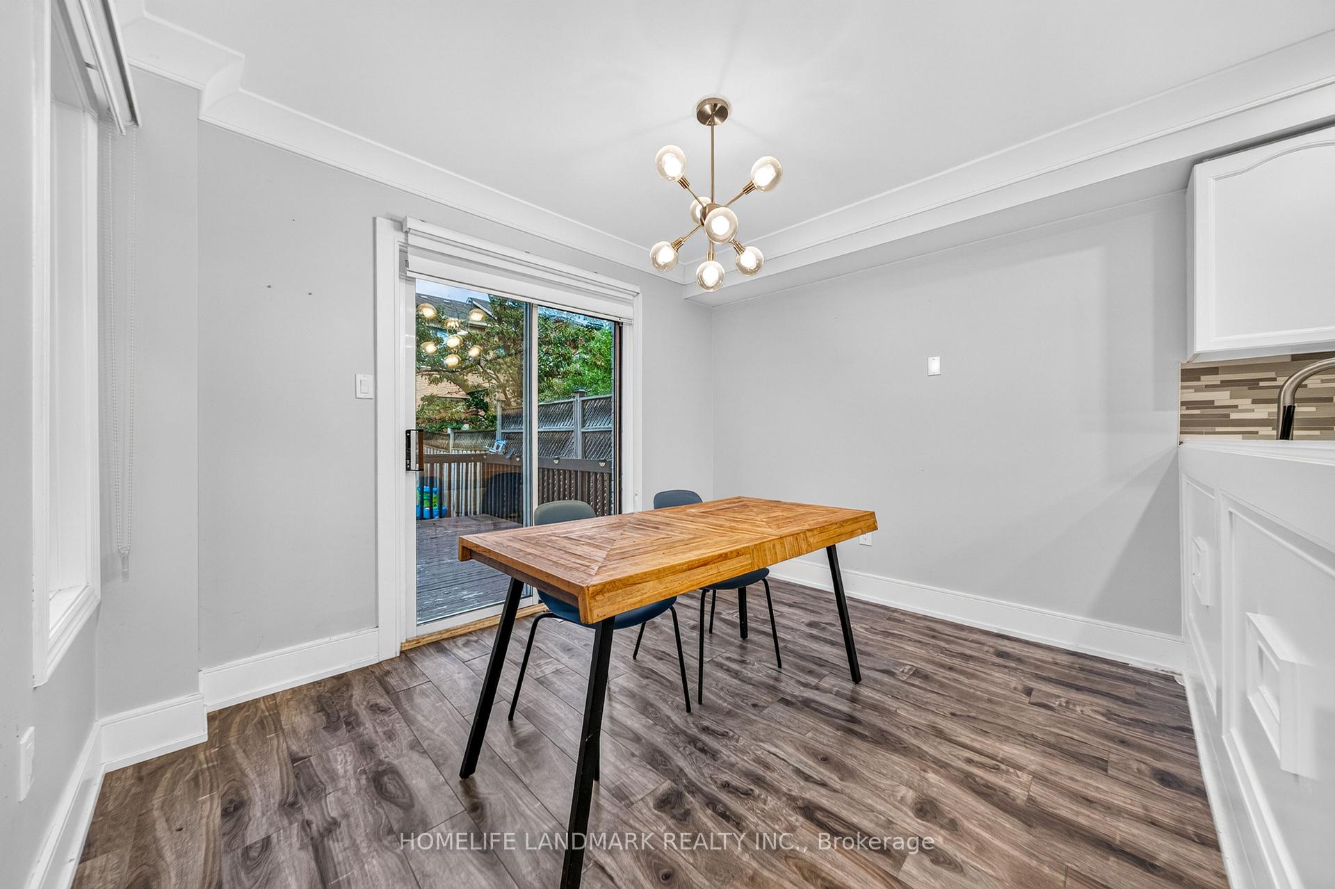 Photo 13 of 92 Denton Circle, Vaughan, Maple — HOMEH