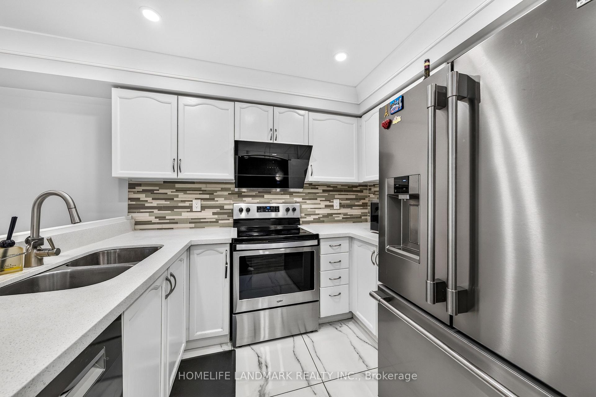 Photo 16 of 92 Denton Circle, Vaughan, Maple — HOMEH