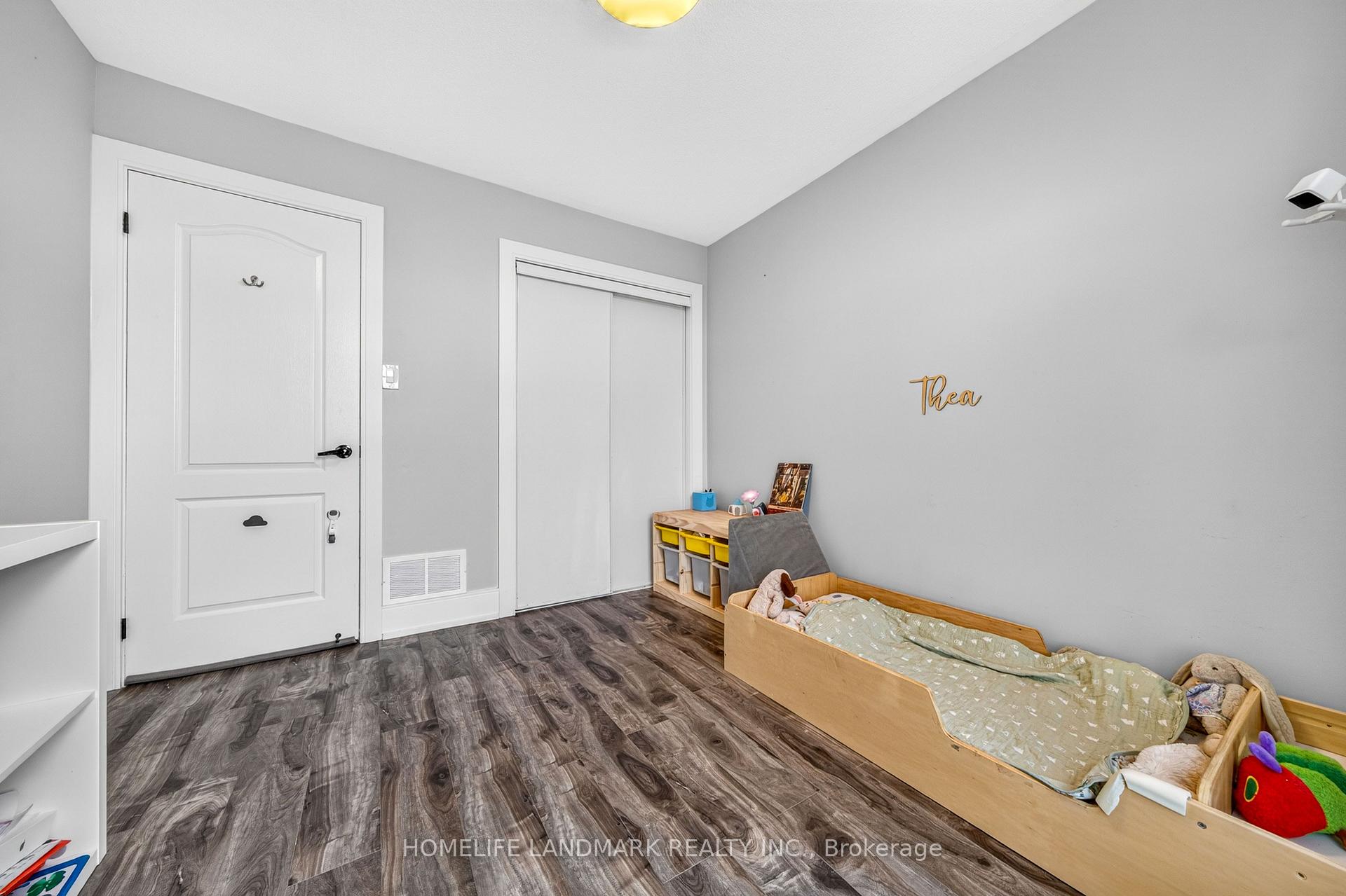 Photo 21 of 92 Denton Circle, Vaughan, Maple — HOMEH