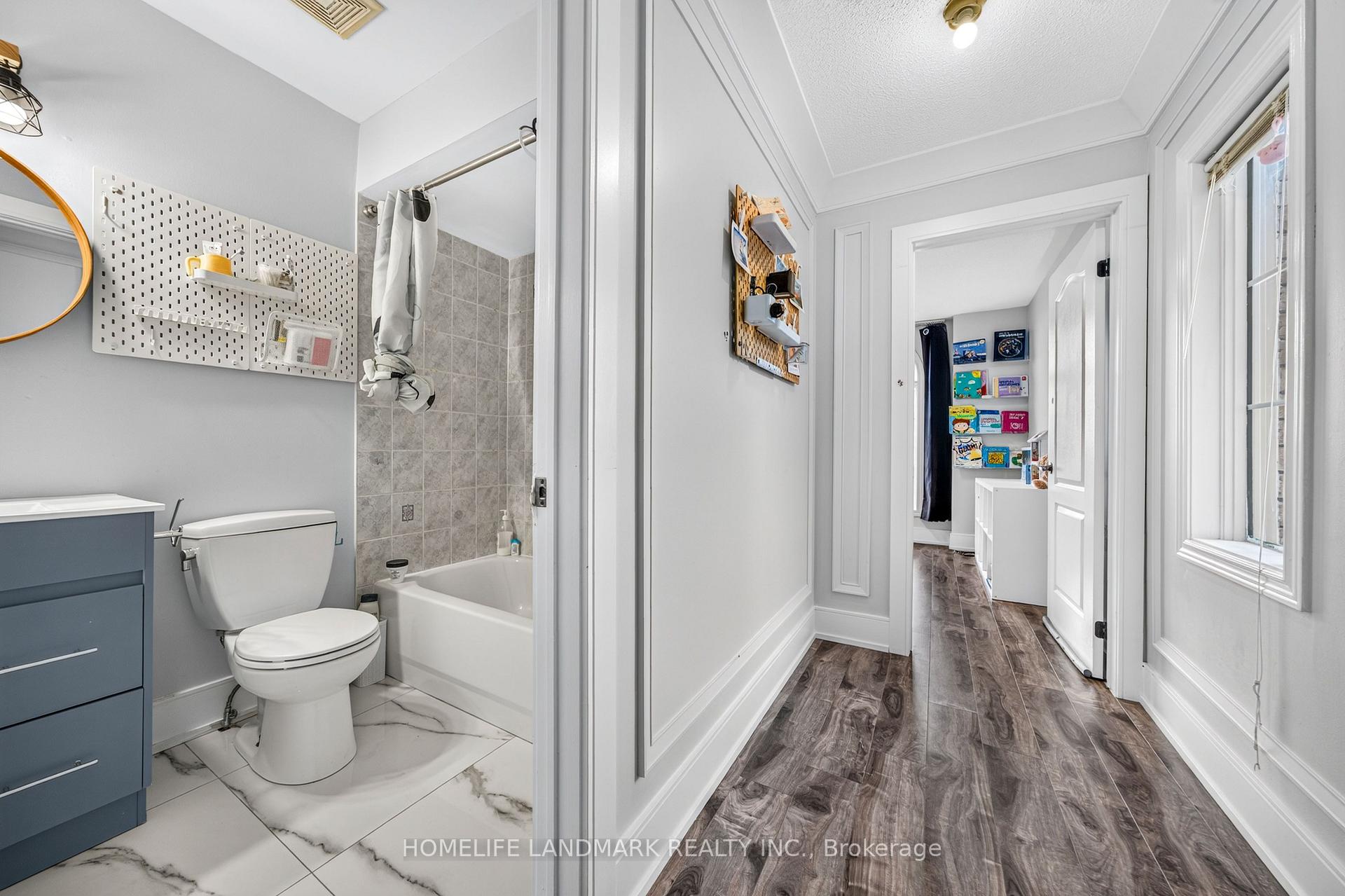 Photo 23 of 92 Denton Circle, Vaughan, Maple — HOMEH