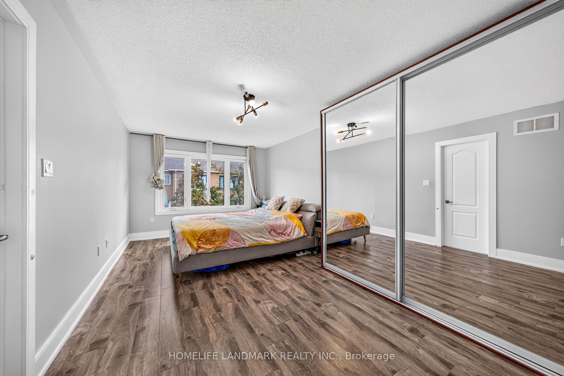 Photo 25 of 92 Denton Circle, Vaughan, Maple — HOMEH