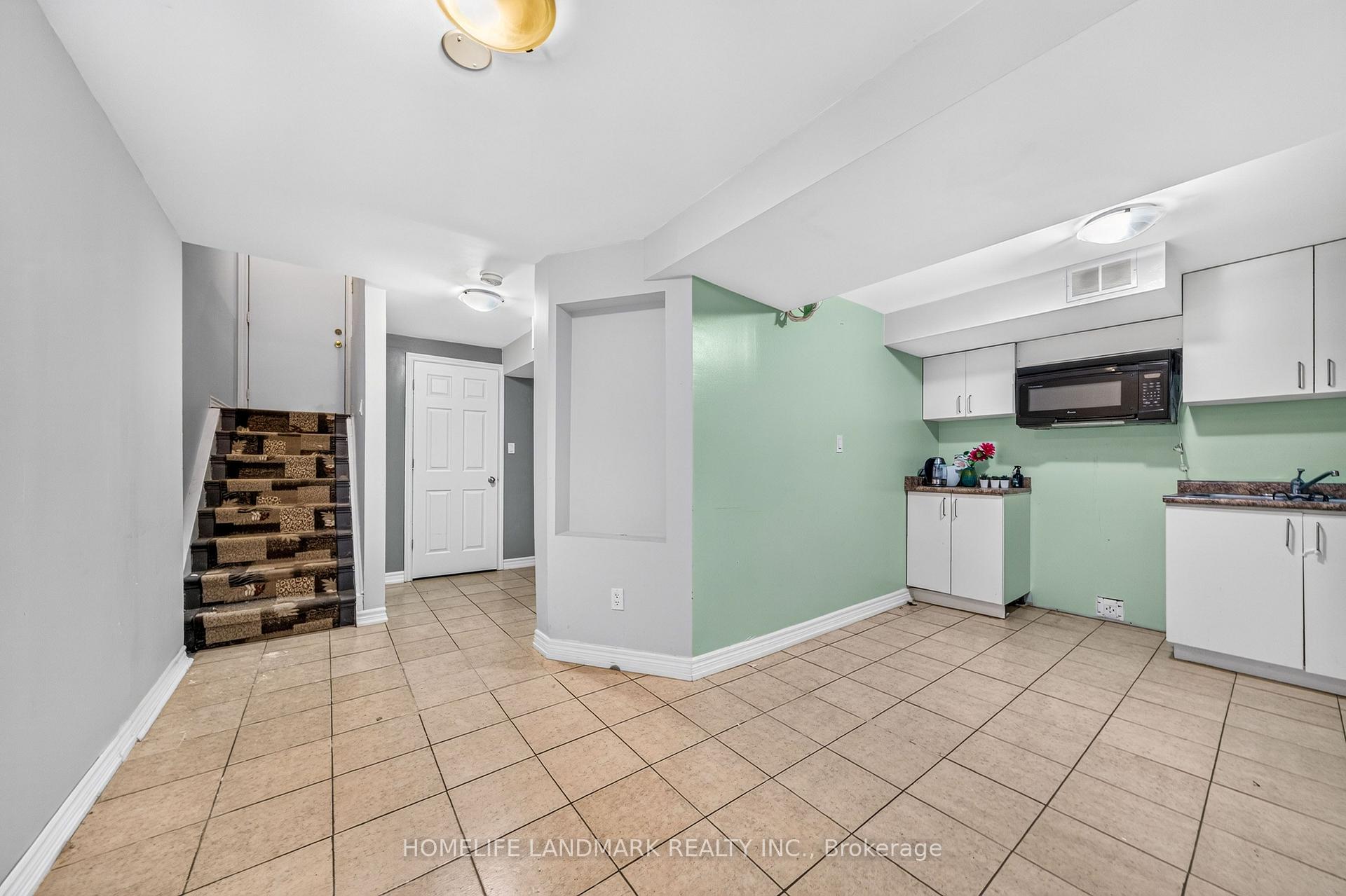 Photo 30 of 92 Denton Circle, Vaughan, Maple — HOMEH