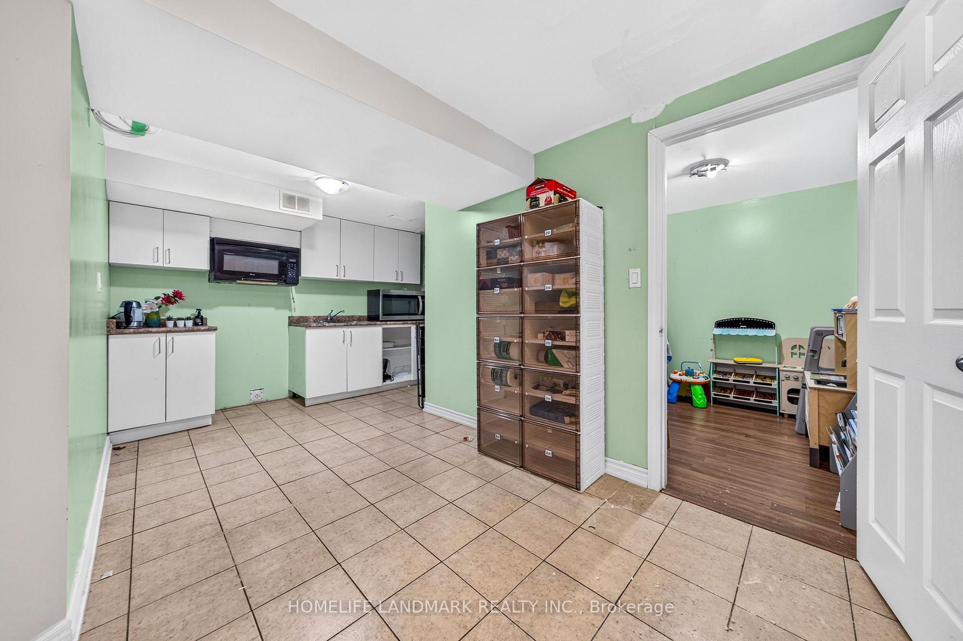 Photo 31 of 92 Denton Circle, Vaughan, Maple — HOMEH