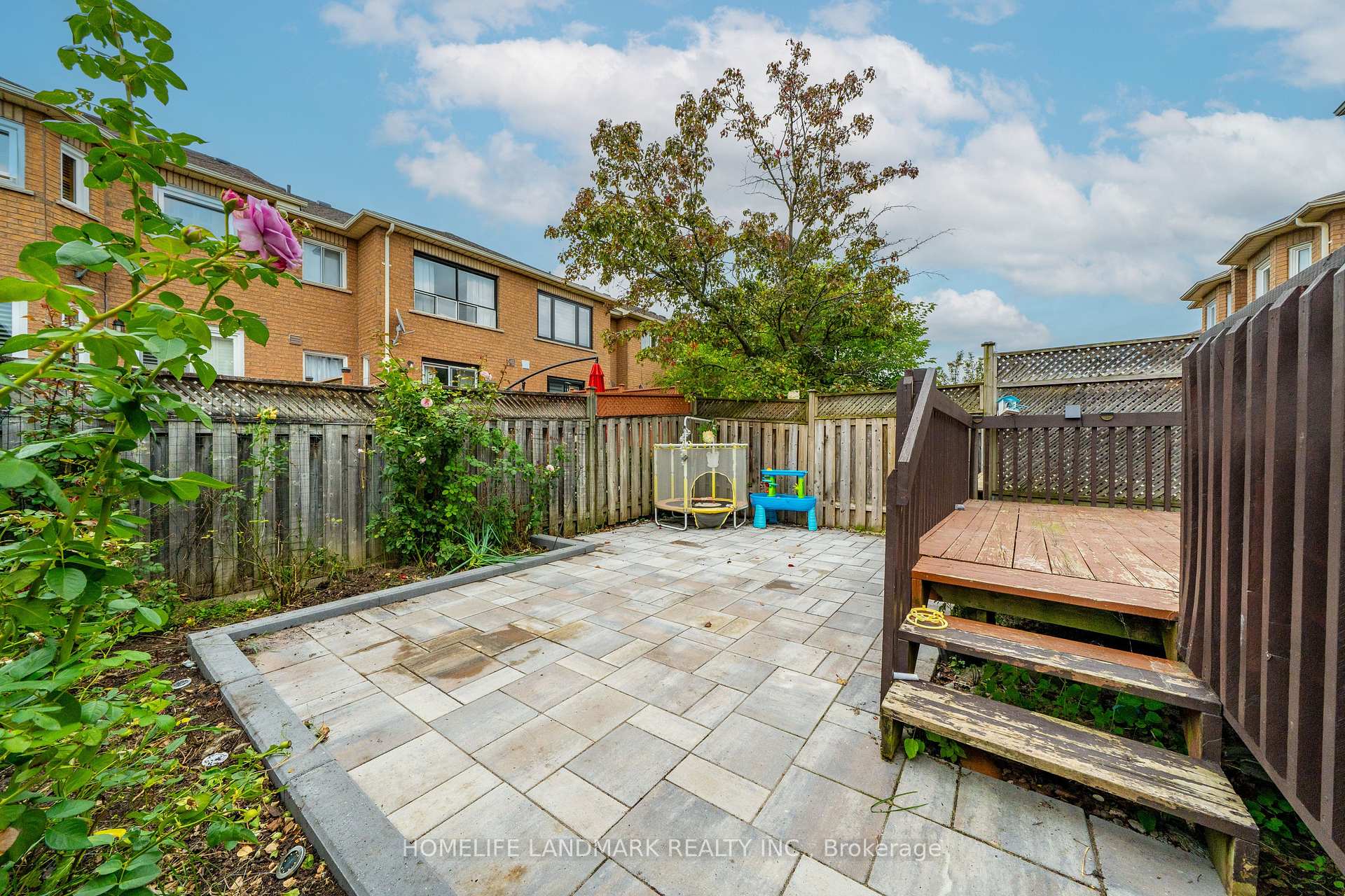 Photo 35 of 92 Denton Circle, Vaughan, Maple — HOMEH