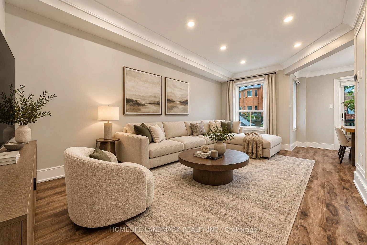 Photo 8 of 92 Denton Circle, Vaughan, Maple — HOMEH