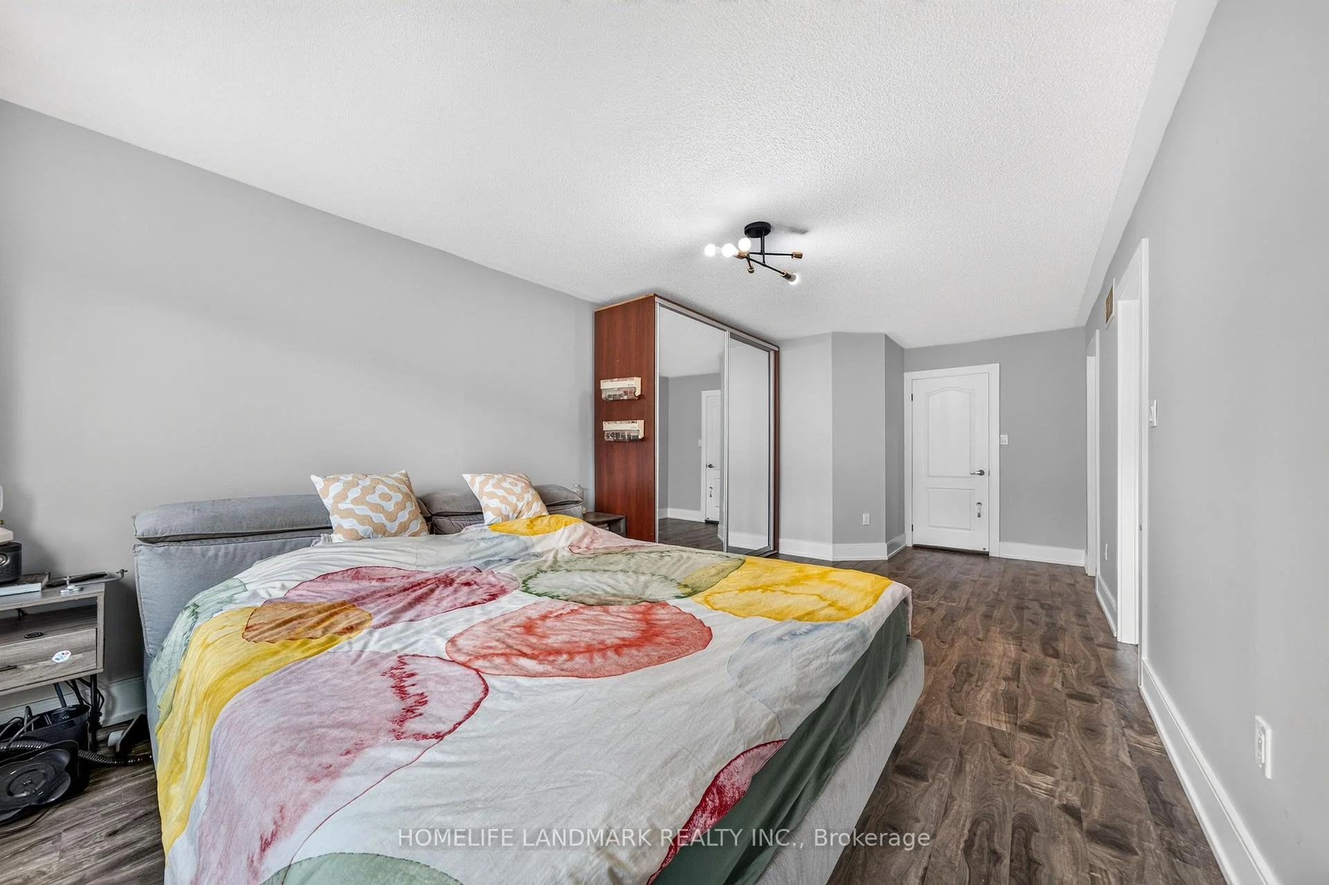 Photo 37 of 92 Denton Circle, Vaughan, Maple — HOMEH