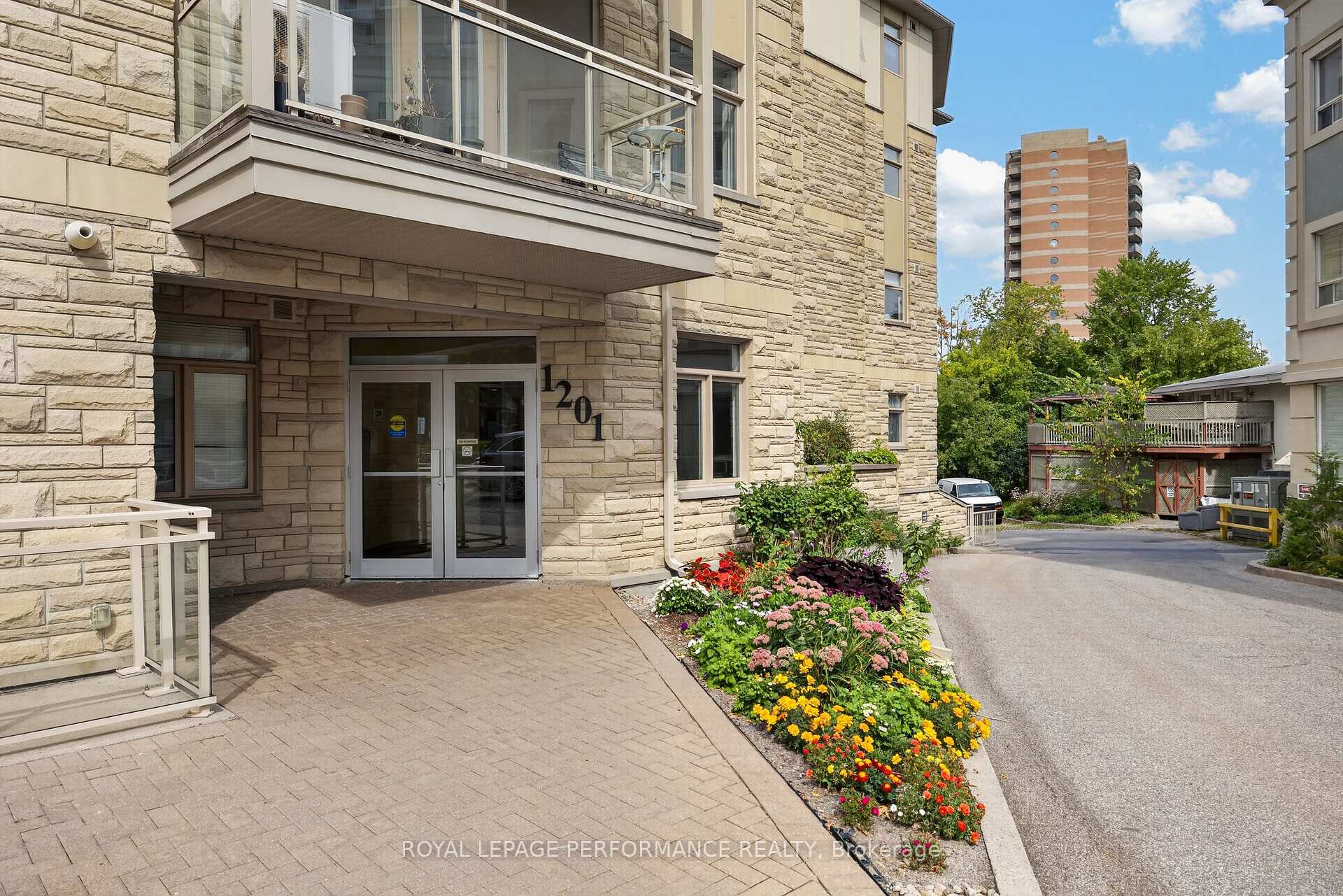 Photo 2 of Unit 107, 1201 Ohio Street, Ottawa, Billings Bridge — HOMEH