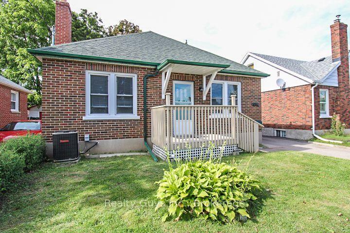 Photo 2 of 590 Mccannan Avenue, Peterborough, Town Ward 3 — HOMEH