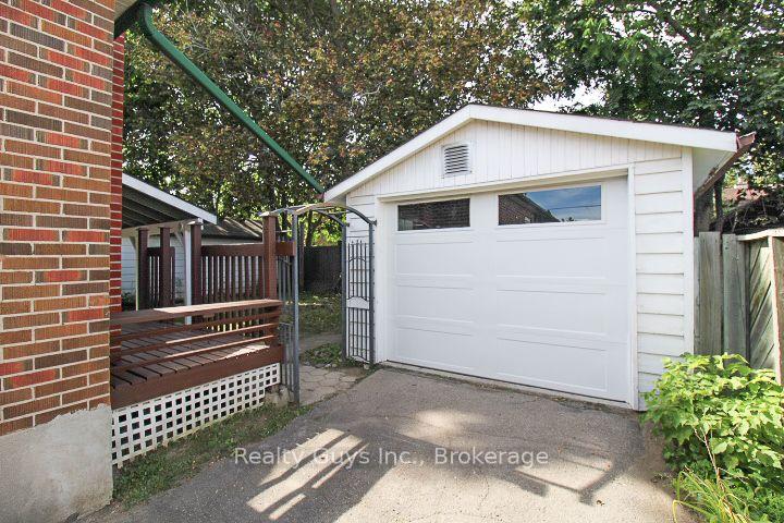 Photo 5 of 590 Mccannan Avenue, Peterborough, Town Ward 3 — HOMEH