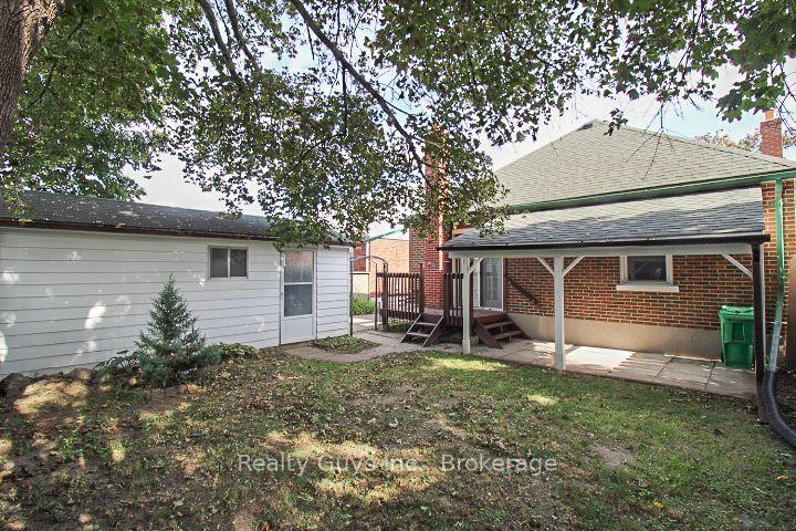 Photo 6 of 590 Mccannan Avenue, Peterborough, Town Ward 3 — HOMEH