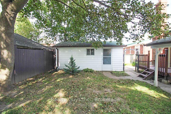Photo 7 of 590 Mccannan Avenue, Peterborough, Town Ward 3 — HOMEH