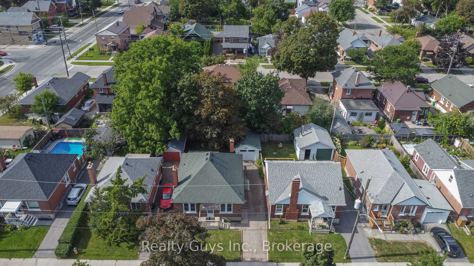 Photo 9 of 590 Mccannan Avenue, Peterborough, Town Ward 3 — HOMEH