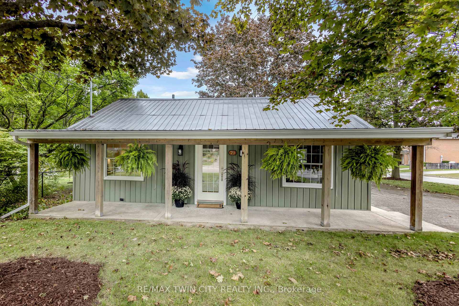 Photo 2 of 79 Oak Street, Norfolk, Simcoe — HOMEH