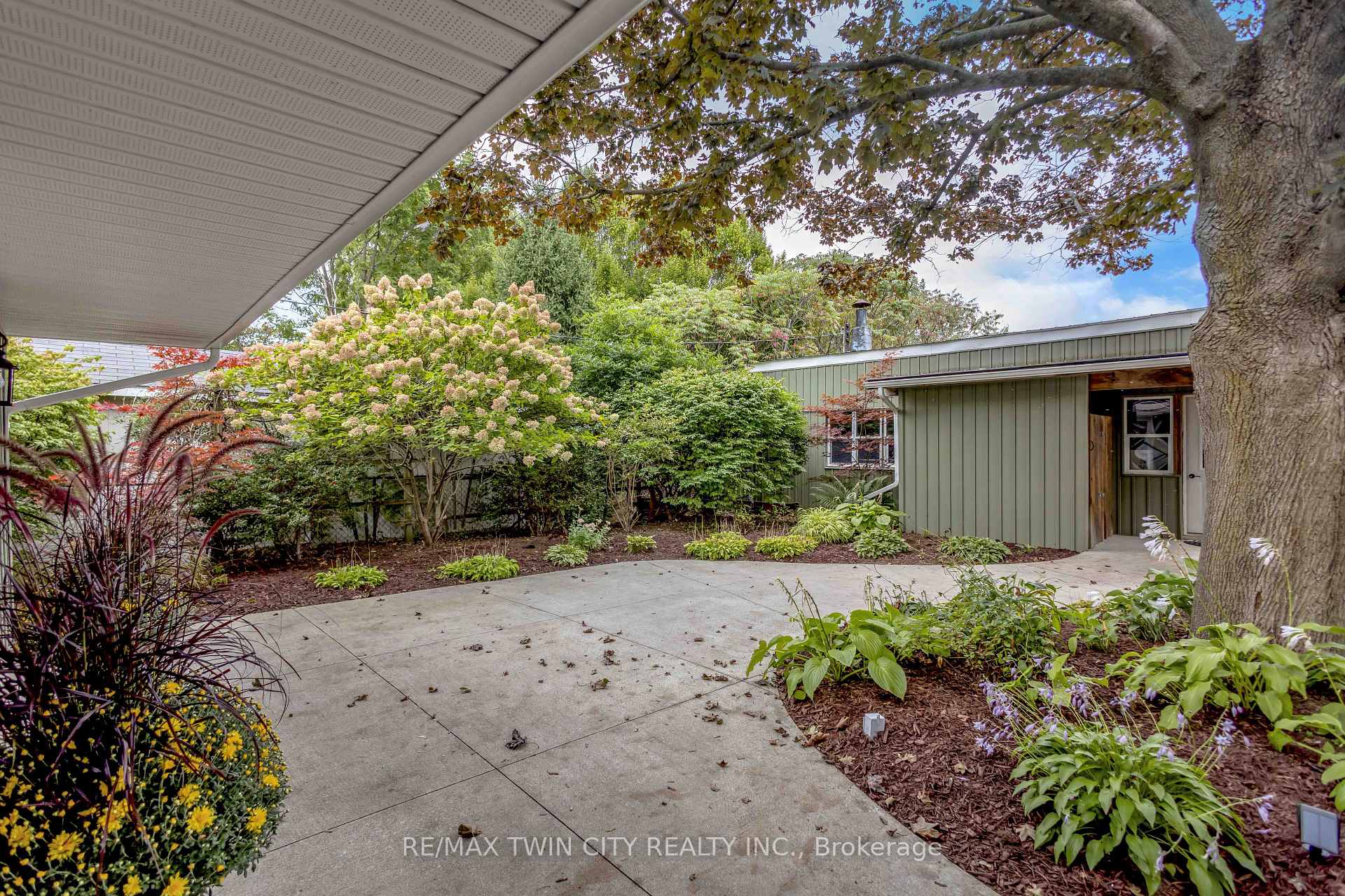 Photo 17 of 79 Oak Street, Norfolk, Simcoe — HOMEH