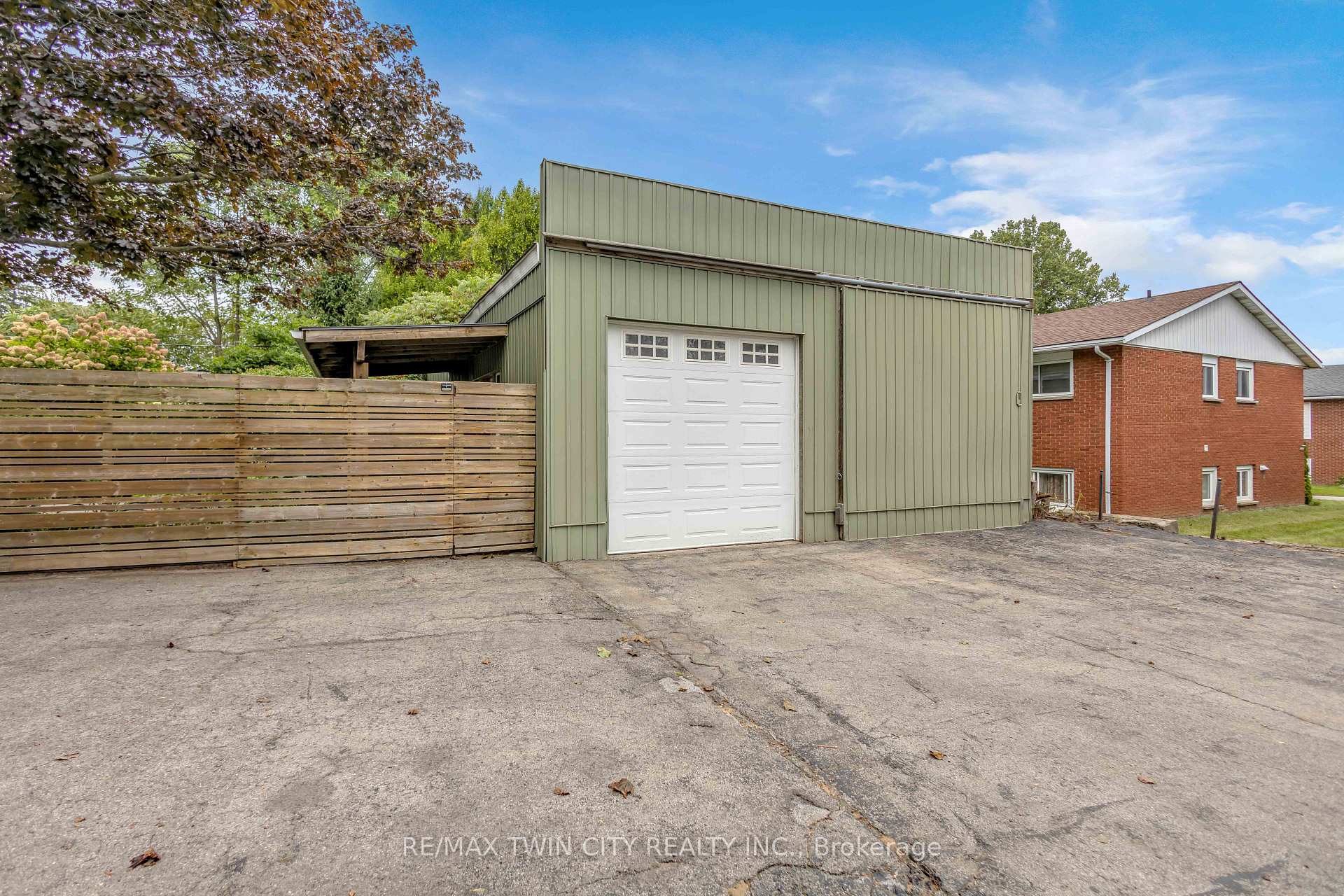Photo 20 of 79 Oak Street, Norfolk, Simcoe — HOMEH