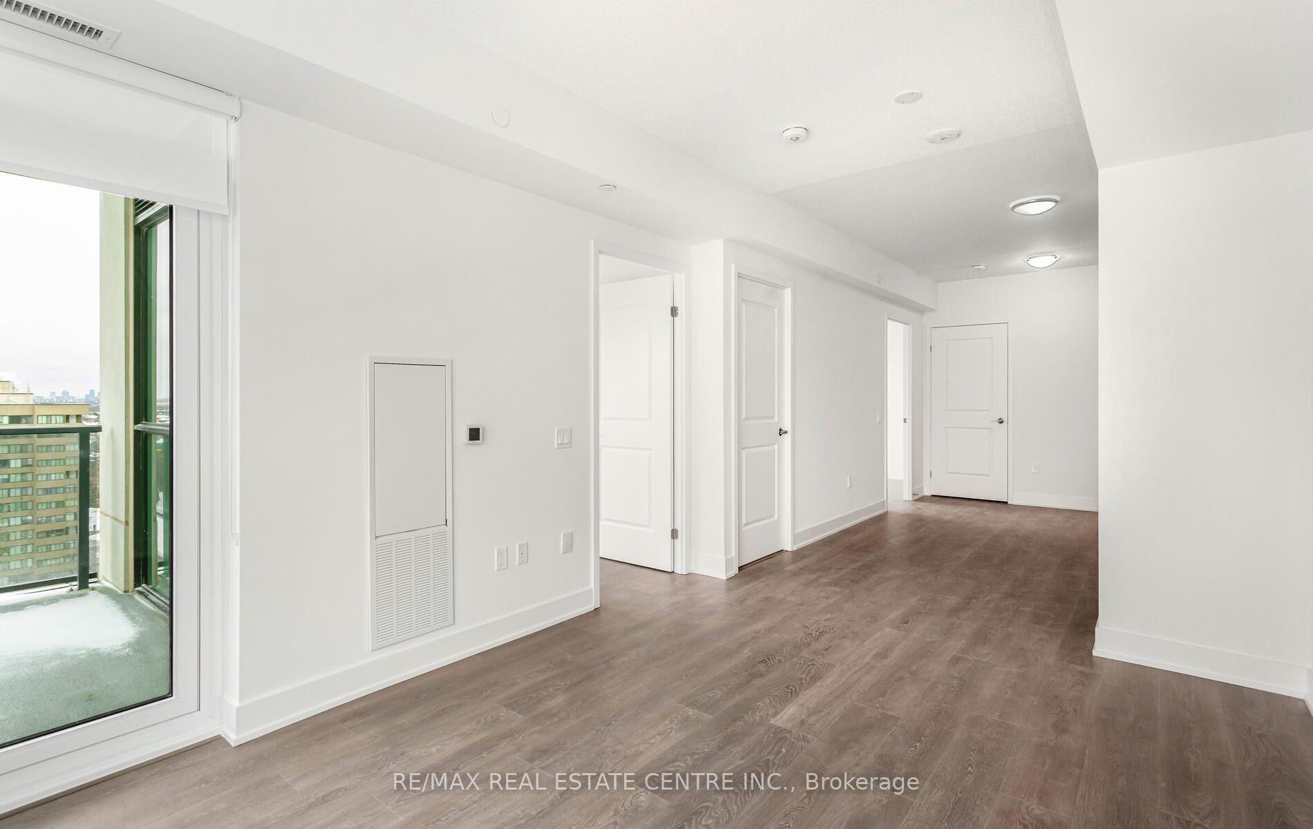 Photo 16 of Unit 1307, 204 Burnhamthorpe Road E, Mississauga, Mississauga Valleys — HOMEH
