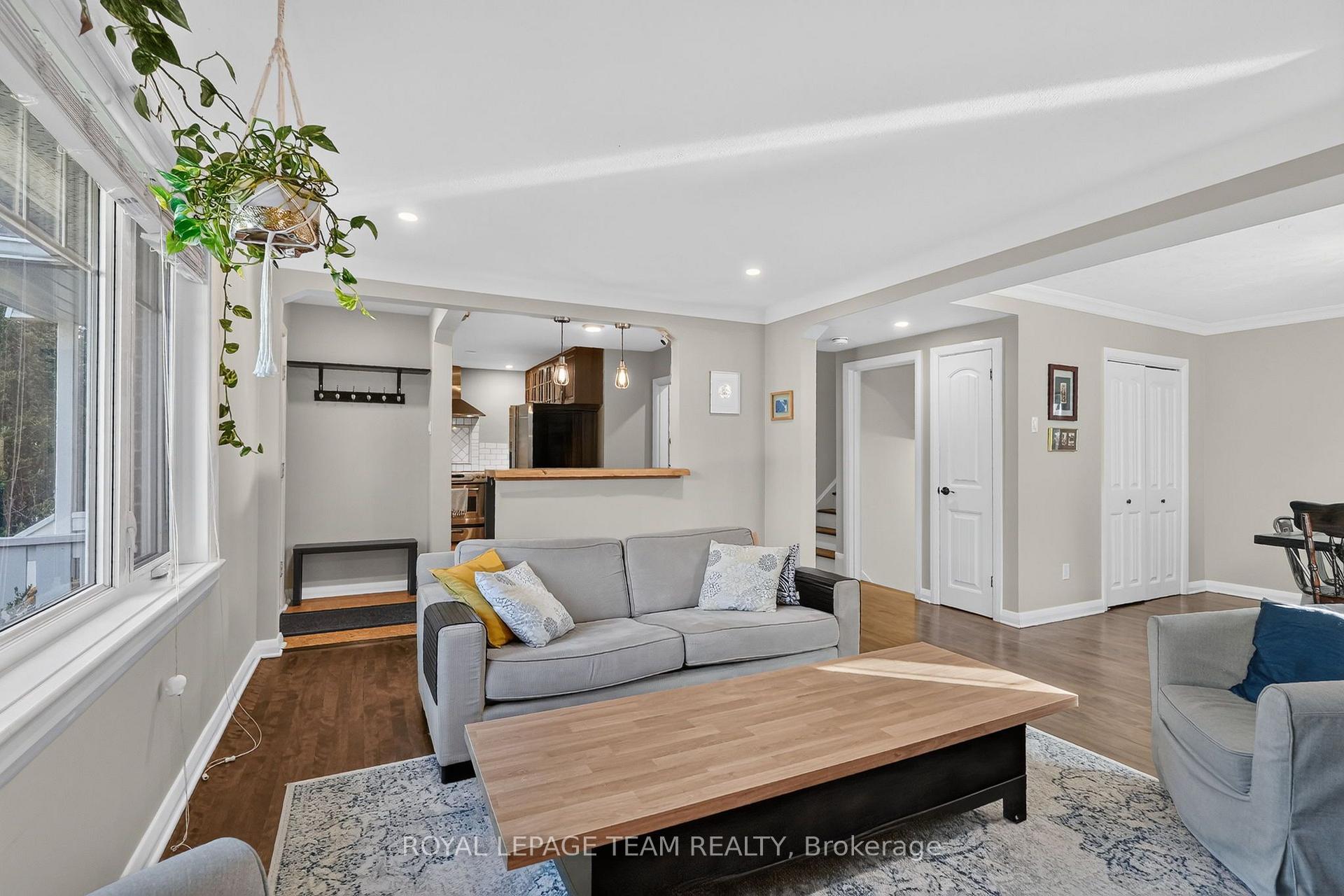 Photo 7 of 567 Redwood Avenue, Ottawa, McKellar/Highland — HOMEH