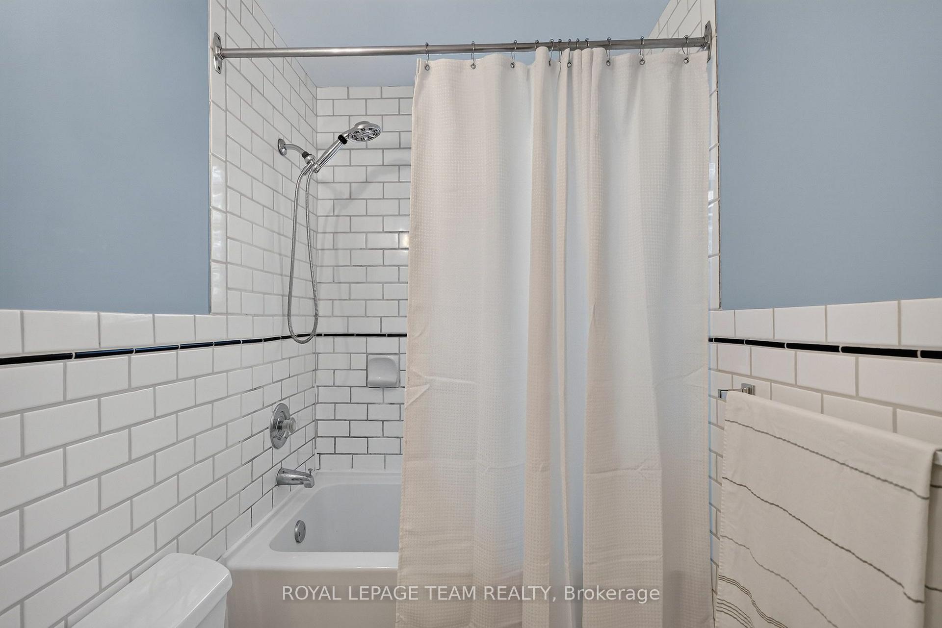 Photo 19 of 567 Redwood Avenue, Ottawa, McKellar/Highland — HOMEH