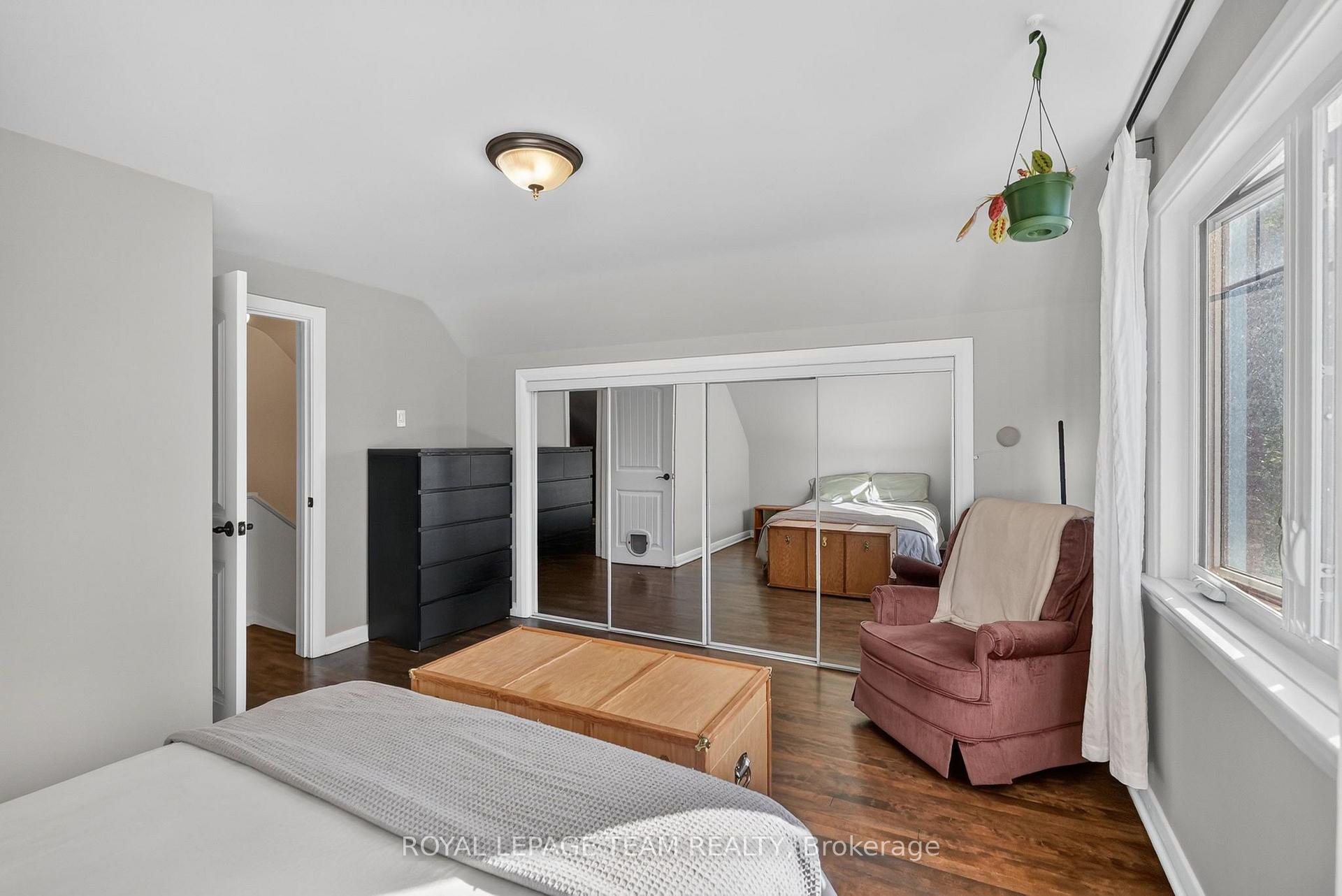 Photo 22 of 567 Redwood Avenue, Ottawa, McKellar/Highland — HOMEH