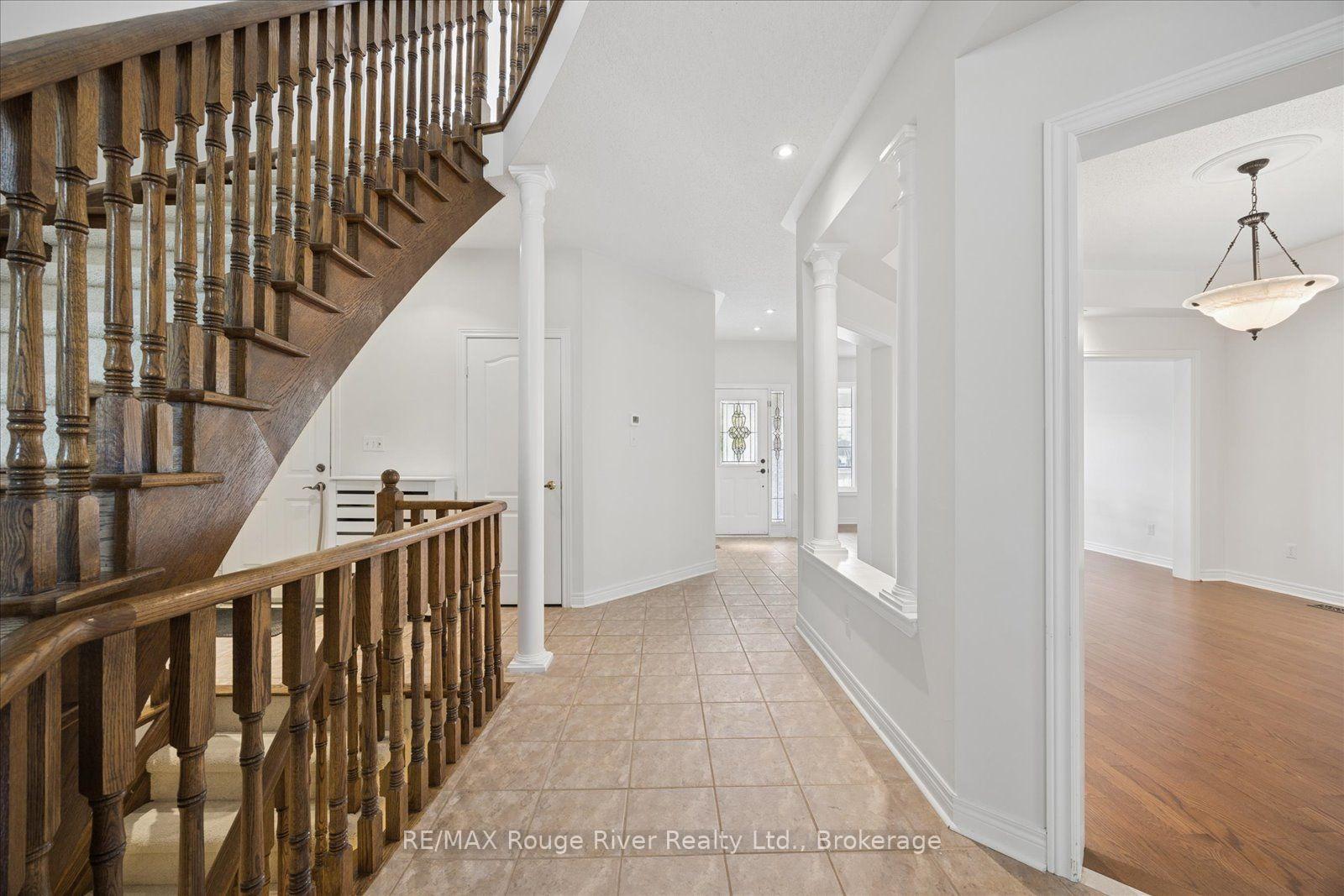 Photo 4 of 82 Darius Harns Drive, Whitby, Brooklin — HOMEH