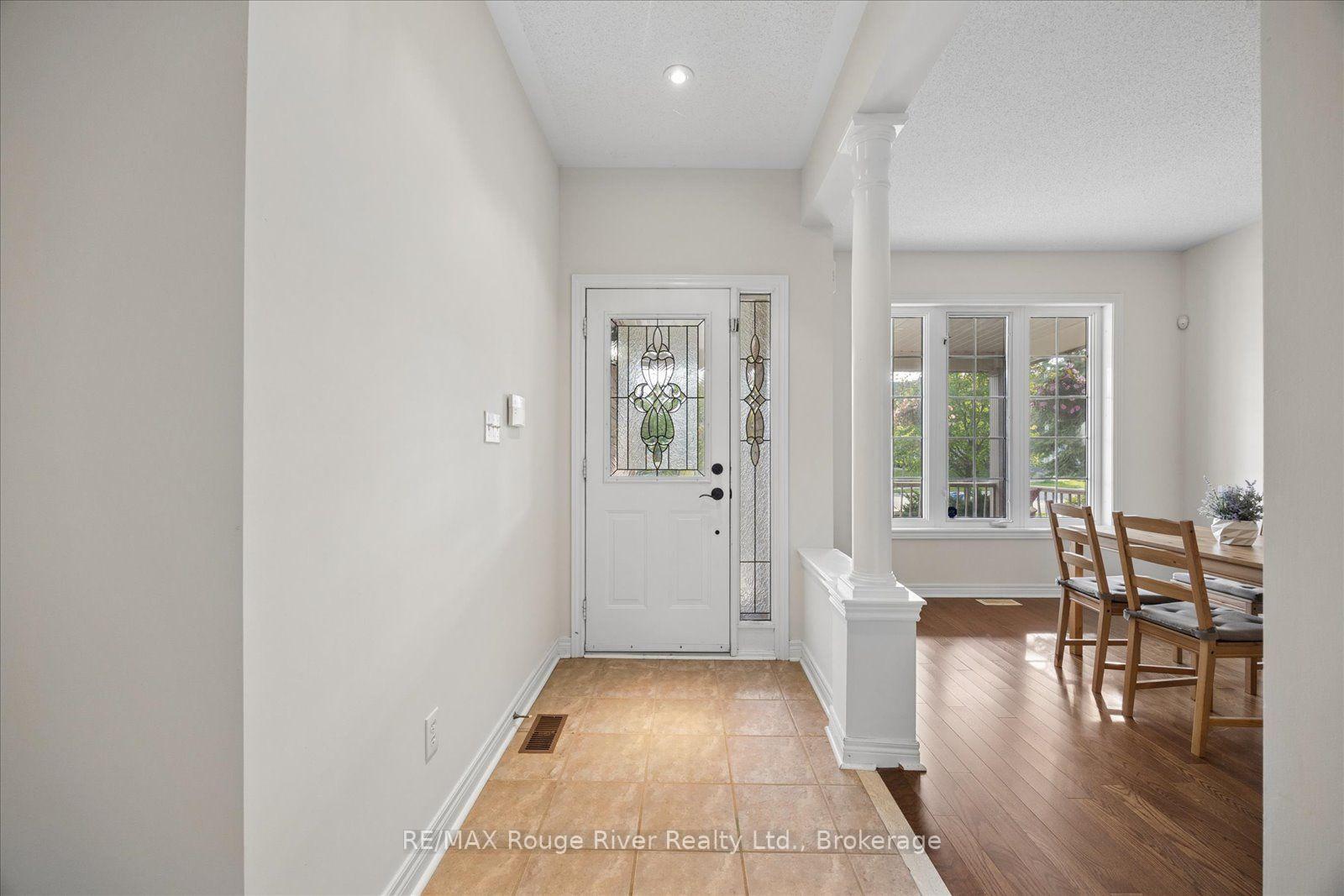 Photo 5 of 82 Darius Harns Drive, Whitby, Brooklin — HOMEH