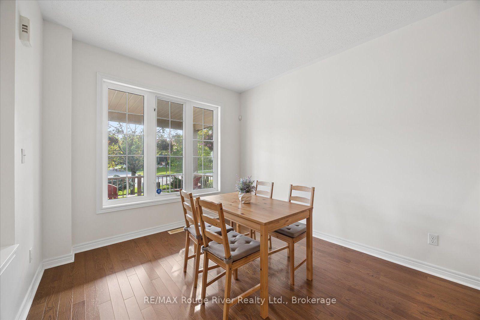 Photo 6 of 82 Darius Harns Drive, Whitby, Brooklin — HOMEH