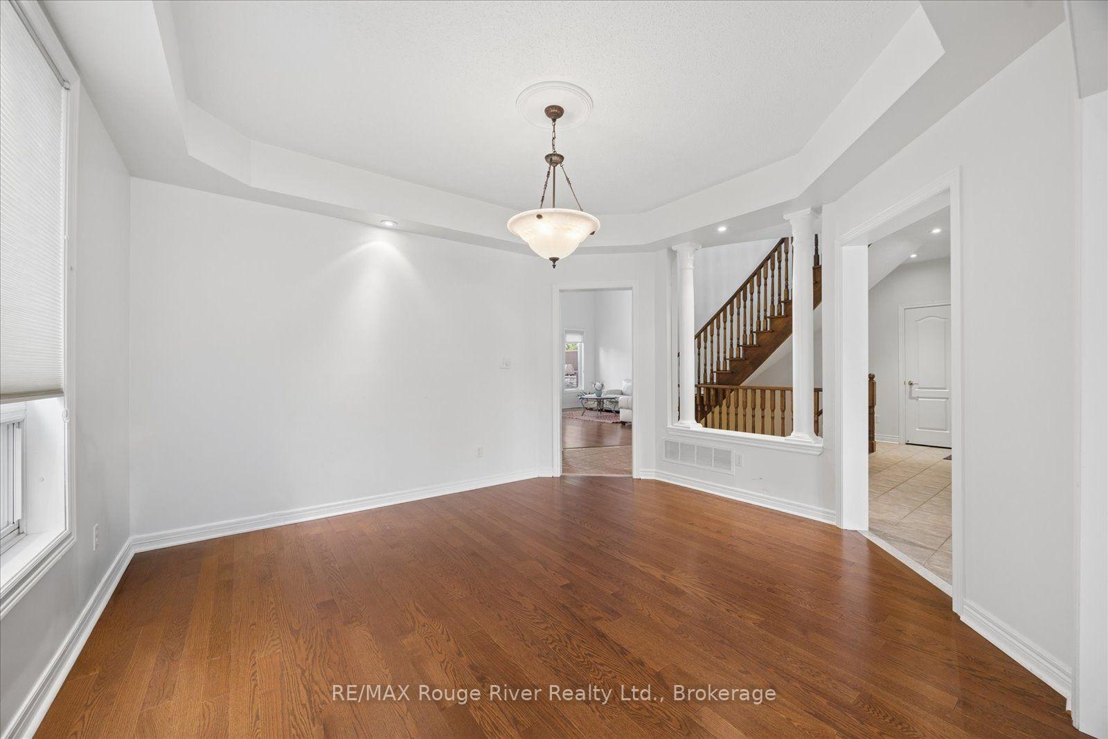 Photo 8 of 82 Darius Harns Drive, Whitby, Brooklin — HOMEH