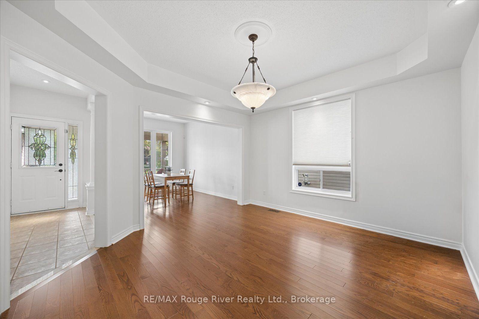 Photo 9 of 82 Darius Harns Drive, Whitby, Brooklin — HOMEH