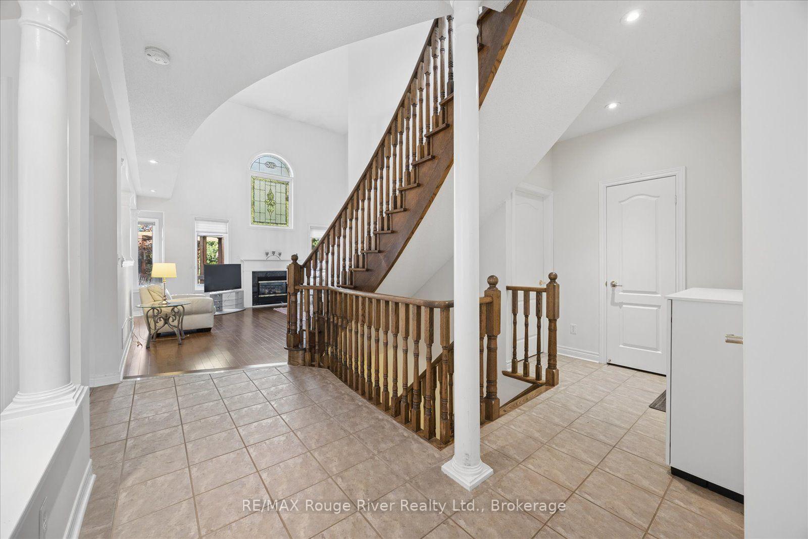 Photo 10 of 82 Darius Harns Drive, Whitby, Brooklin — HOMEH