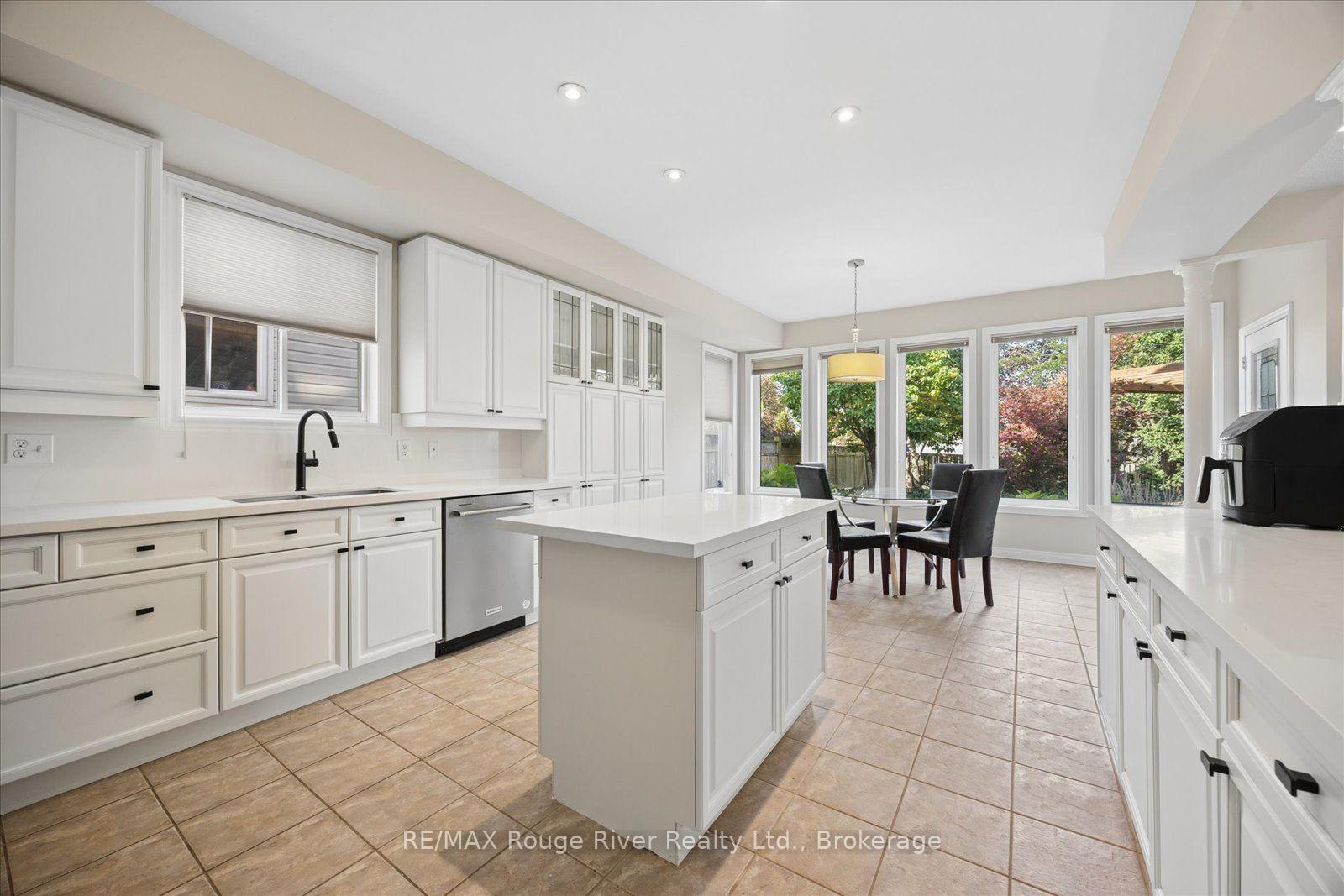 Photo 11 of 82 Darius Harns Drive, Whitby, Brooklin — HOMEH