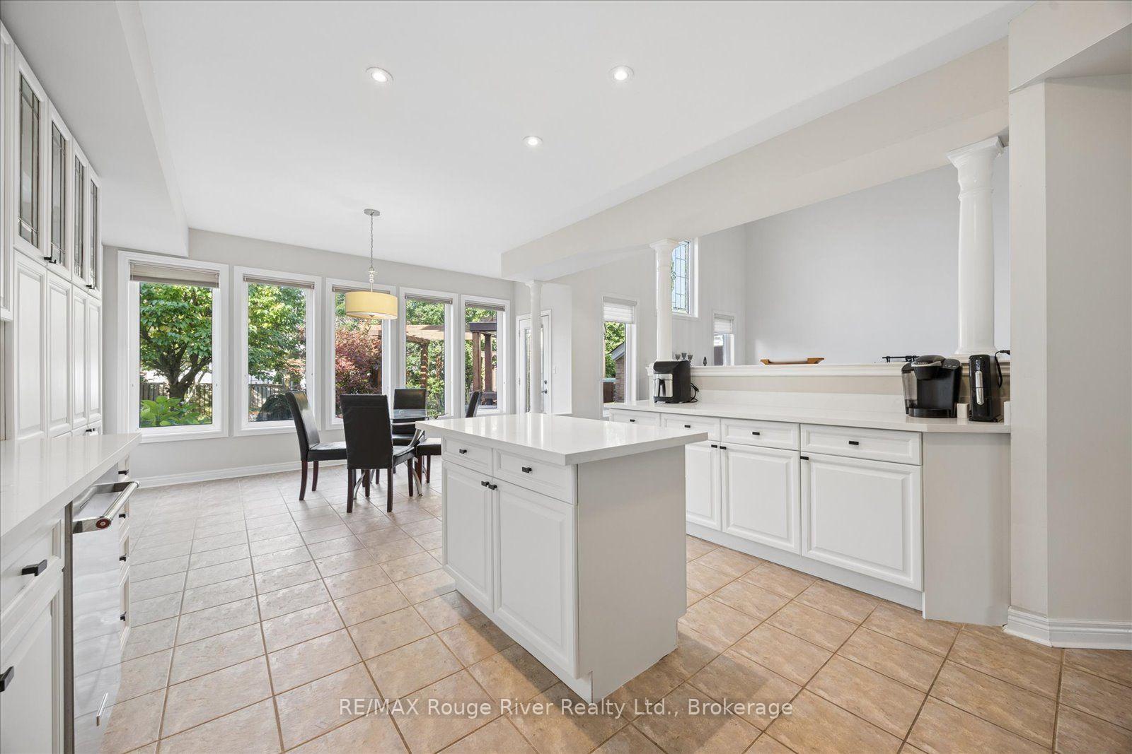 Photo 12 of 82 Darius Harns Drive, Whitby, Brooklin — HOMEH
